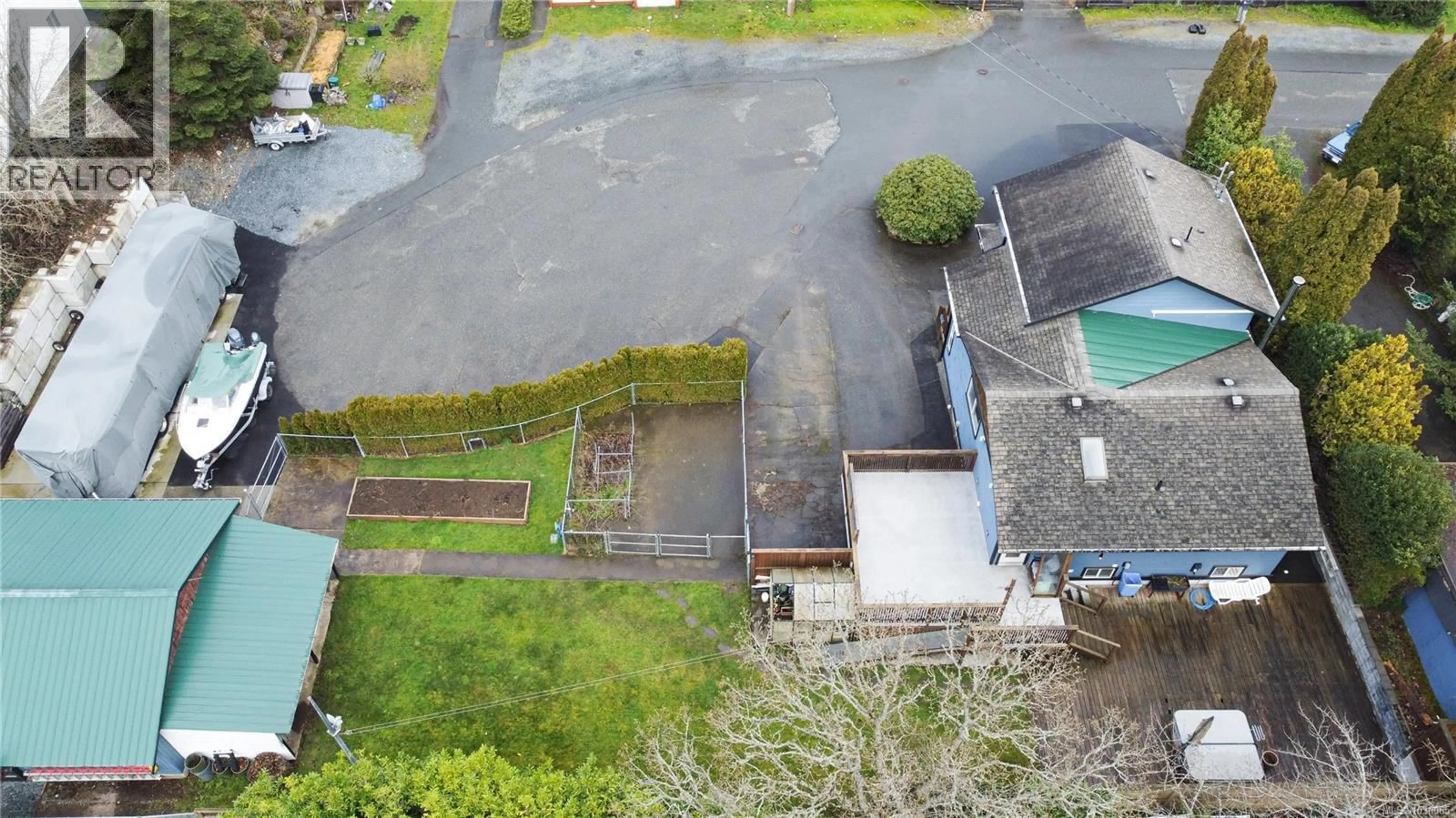 A pic from outside/outdoor area/front of a property/back of a property/a pic from drone, unknown for 1009 LINDA LANE, Langford British Columbia V9B2S7
