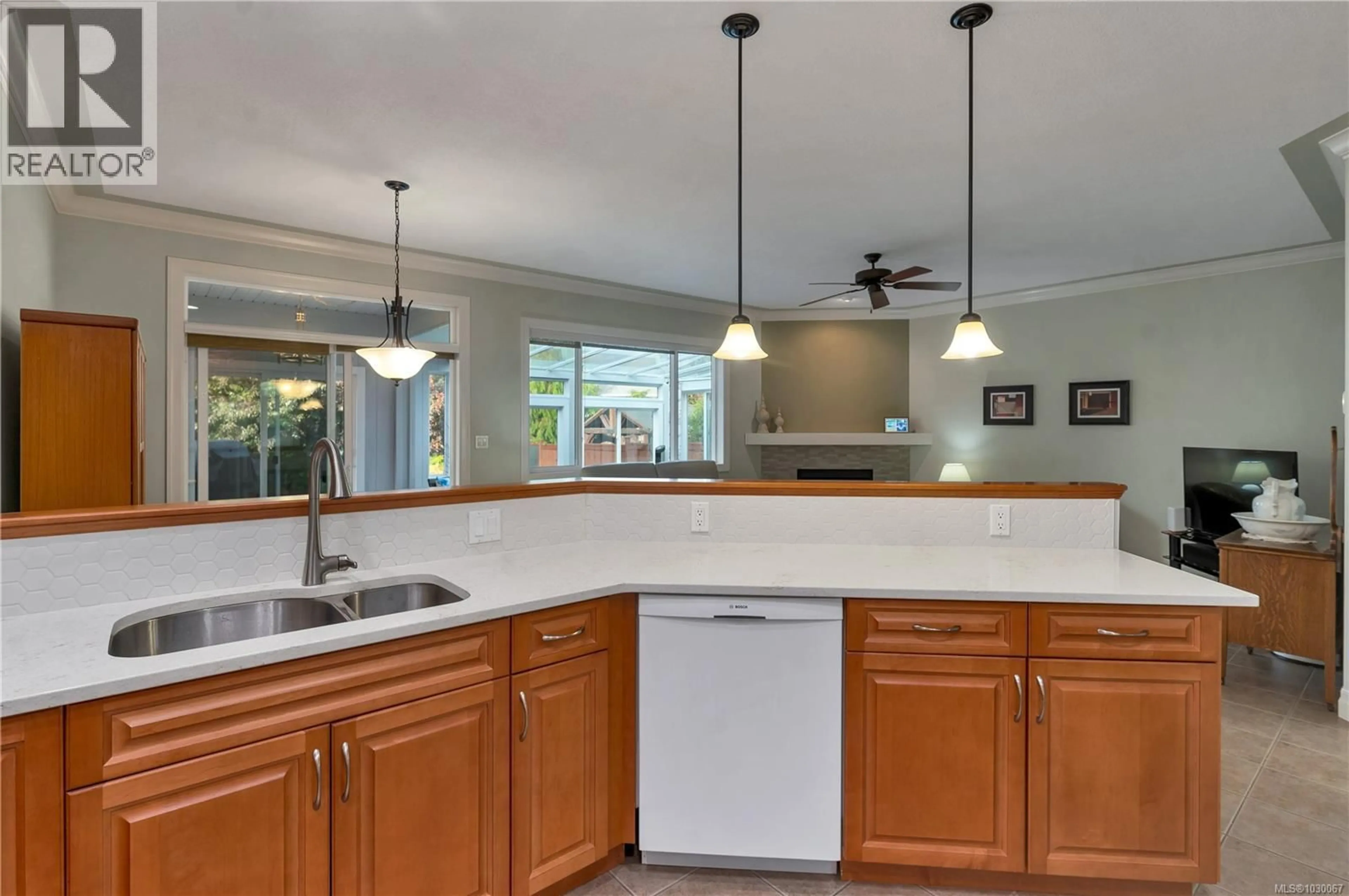 Open concept kitchen, ceramic/tile floor for 236 VIRGINIA DRIVE, Campbell River British Columbia V9W8H7