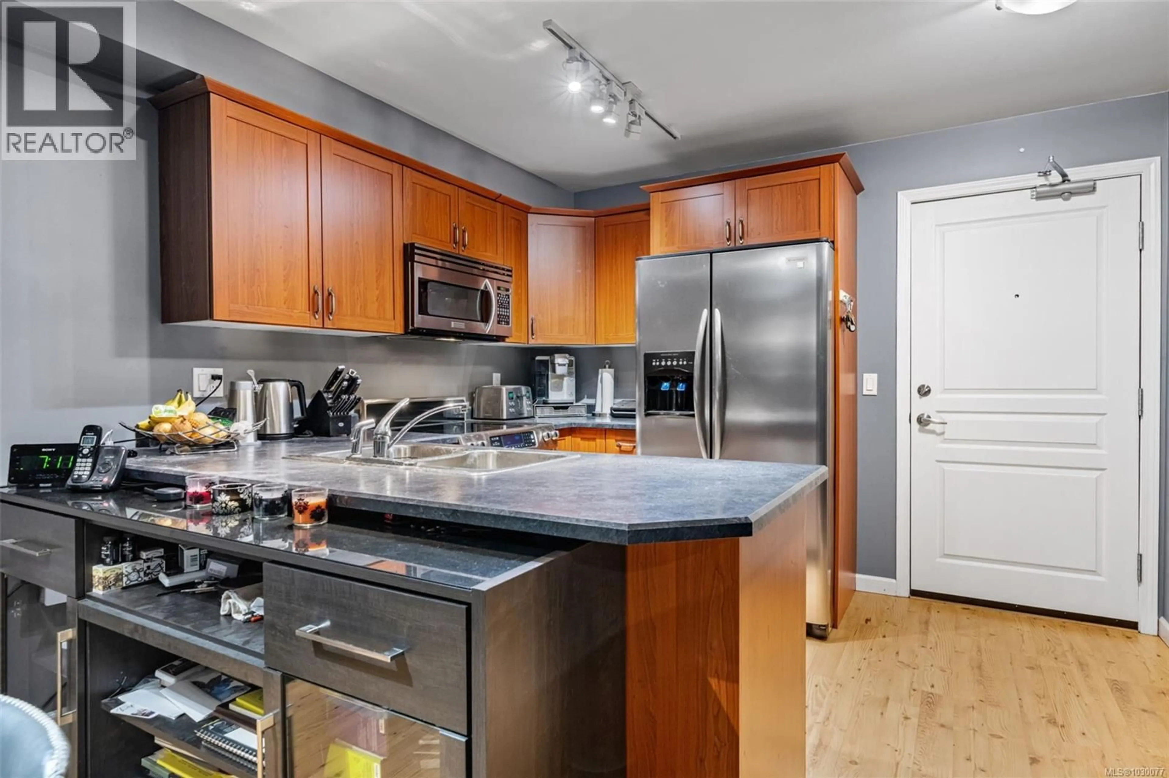 Standard kitchen, unknown for 315 - 663 GOLDSTREAM AVENUE, Langford British Columbia V9B2W9