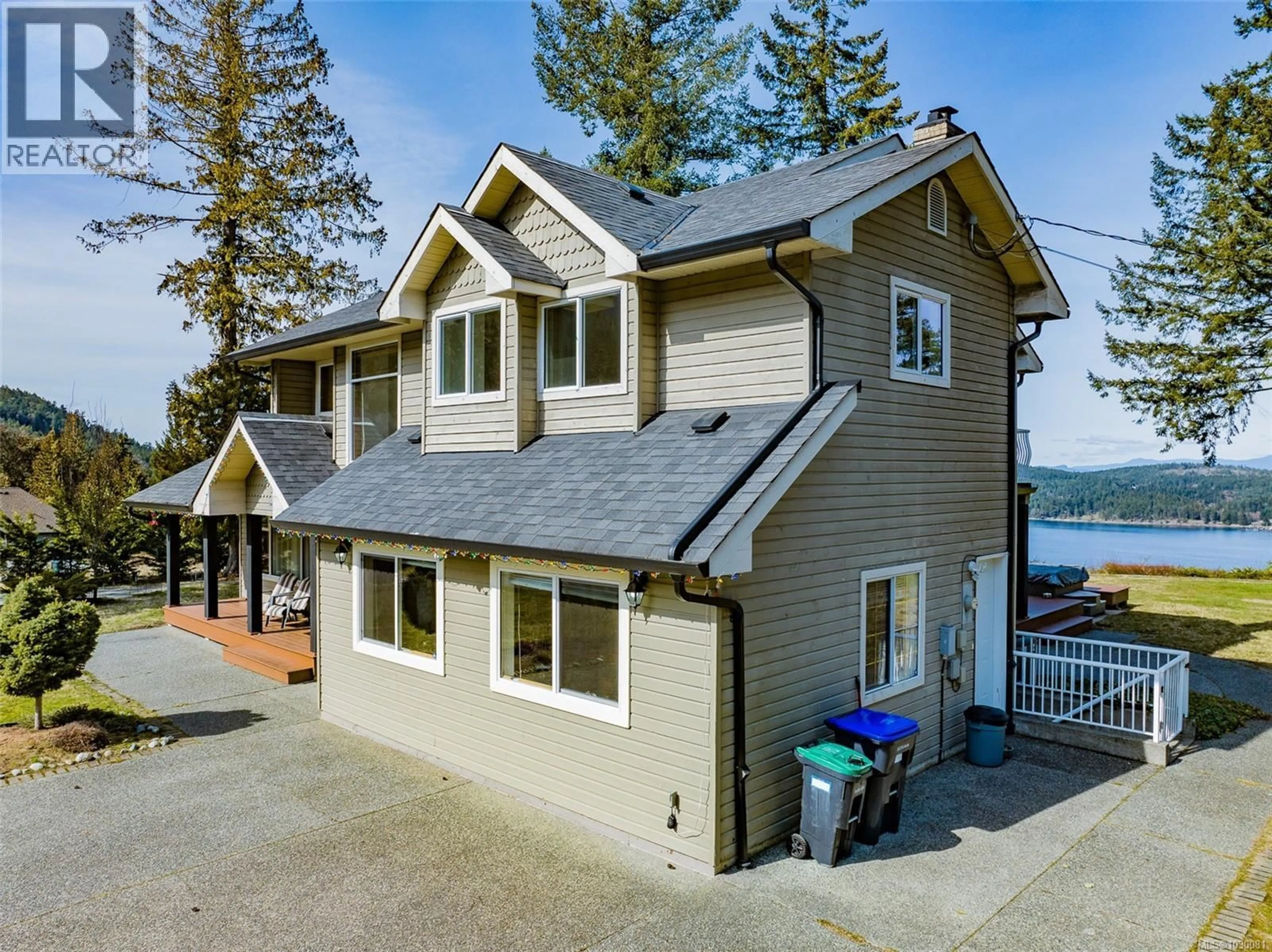 Home with vinyl exterior material, water/lake/river/ocean view for 8225 SOUTHWIND DRIVE, Lantzville British Columbia V0R2H0