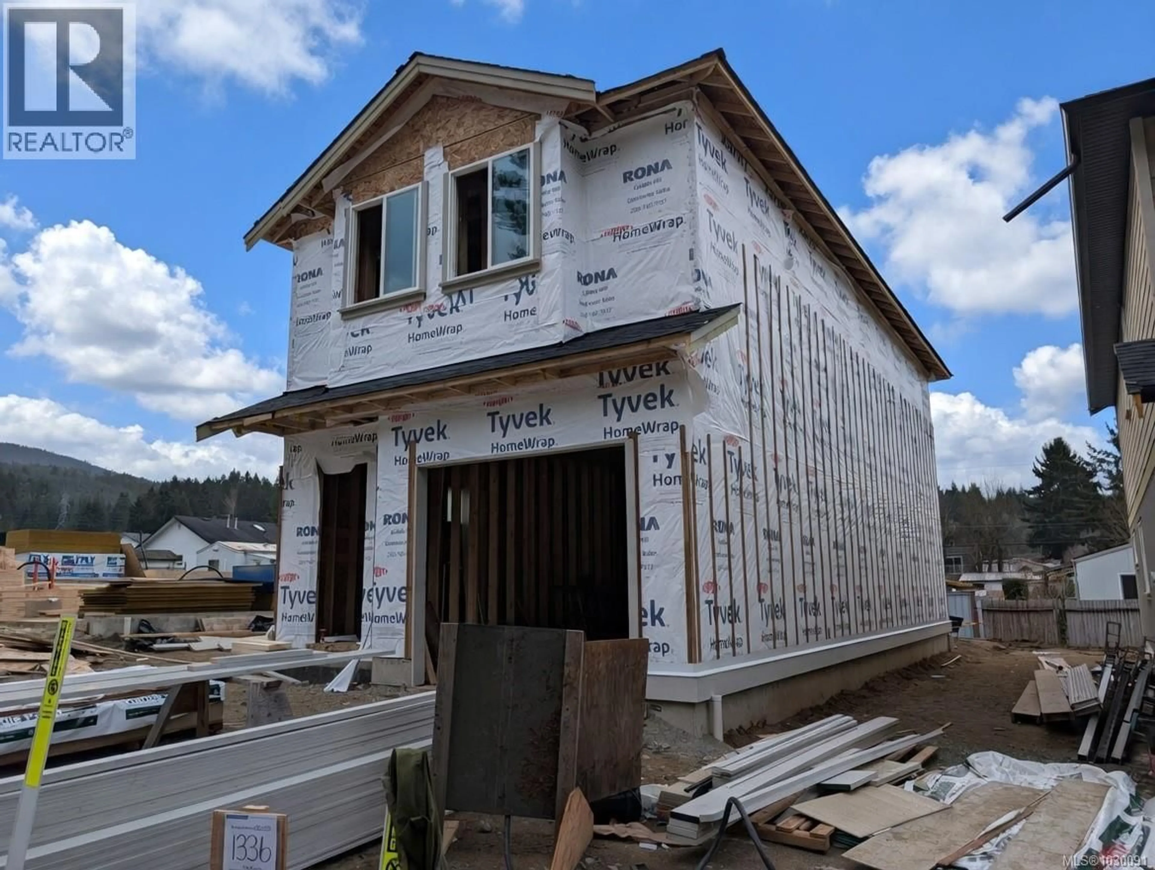 Home with vinyl exterior material, building for 1336 MCKINLEY ROAD, Ladysmith British Columbia V9G1R2