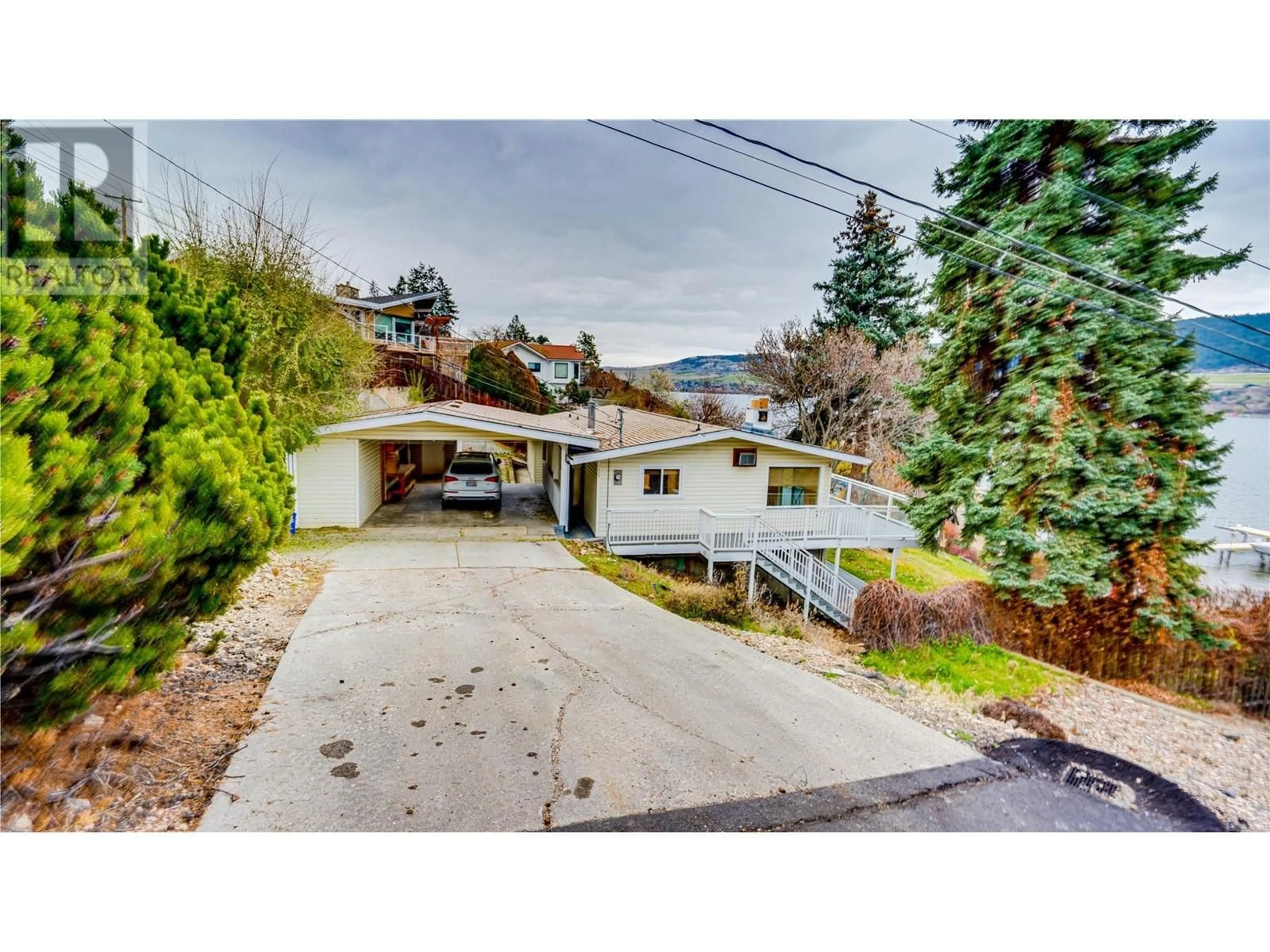 Frontside or backside of a home for 7856 Tronson Road, Vernon British Columbia V1H1C8