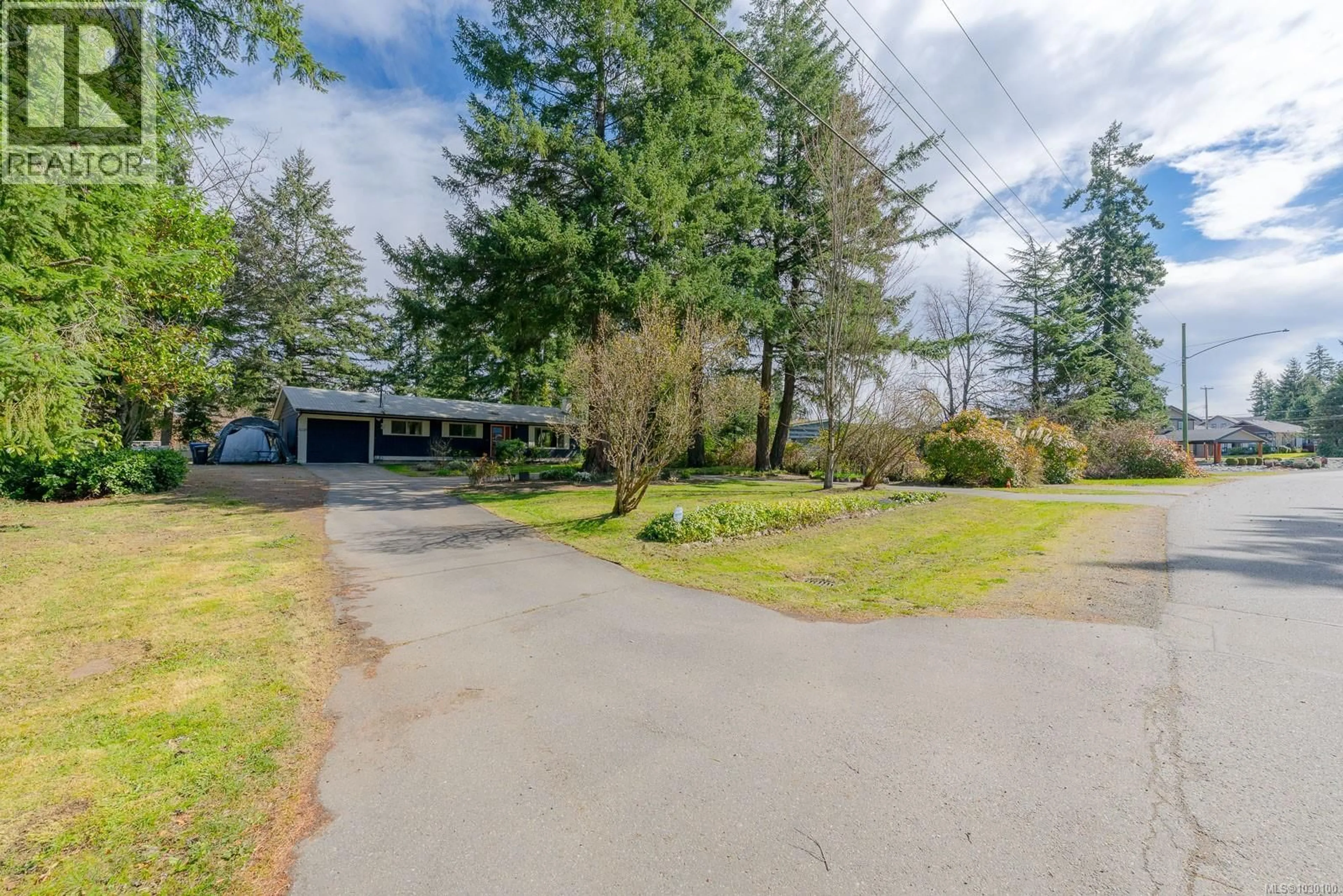 A pic from outside/outdoor area/front of a property/back of a property/a pic from drone, water/lake/river/ocean view for 5224 SHERBOURNE DRIVE, Nanaimo British Columbia V9T2J8