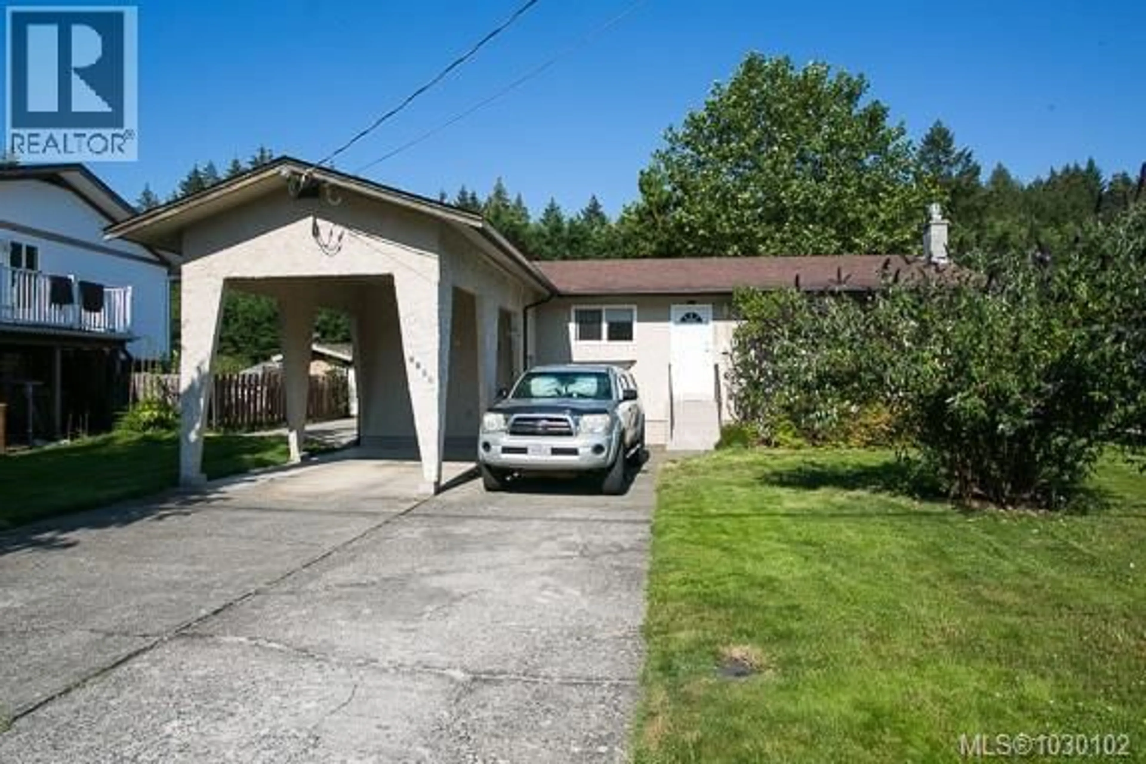 A pic from outside/outdoor area/front of a property/back of a property/a pic from drone, street for 5829 CARMEL DRIVE, Duncan British Columbia V9L4G9
