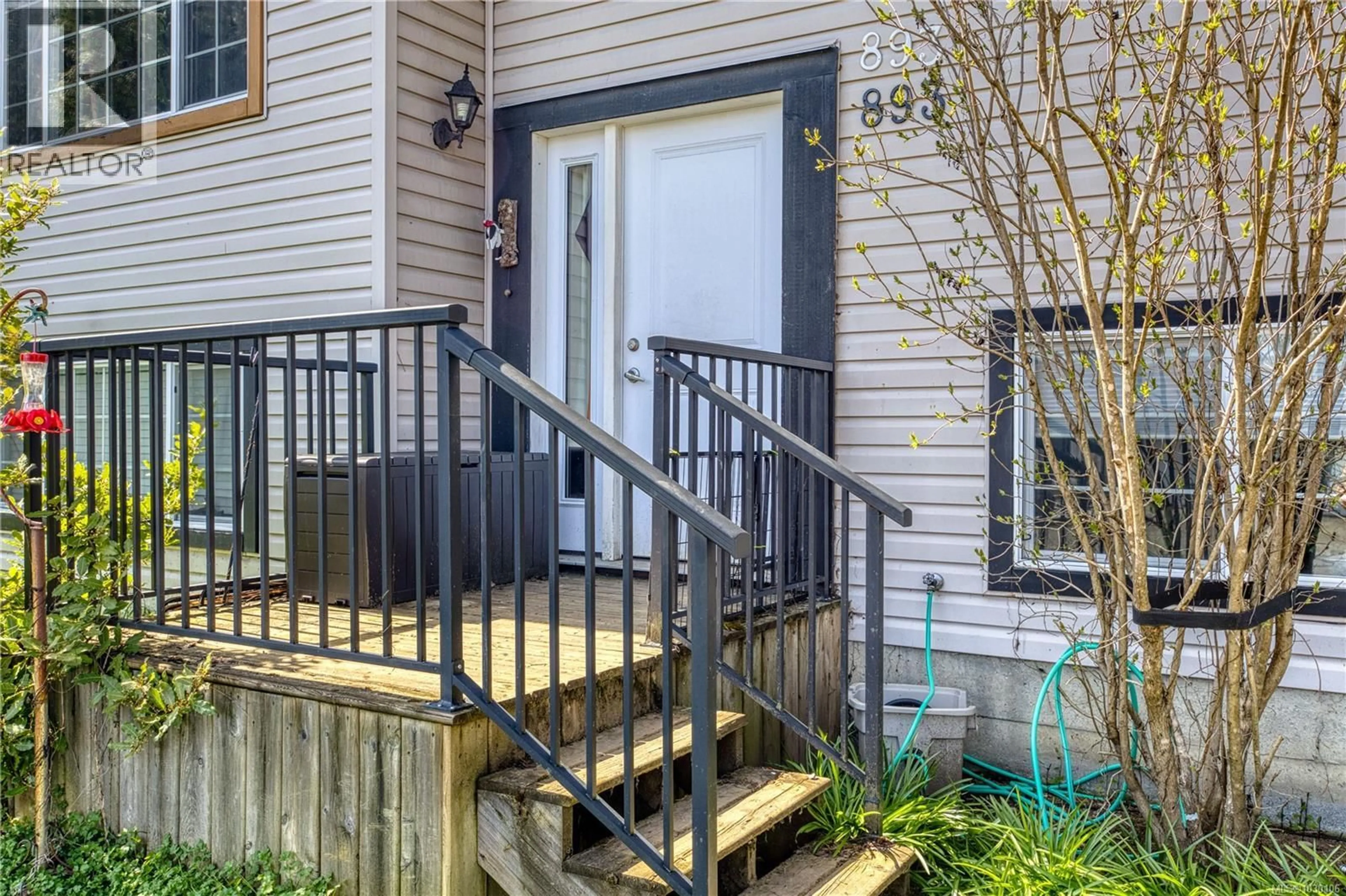 Patio, street for 893 GEORGIA AVENUE, Nanaimo British Columbia V9R5Y4