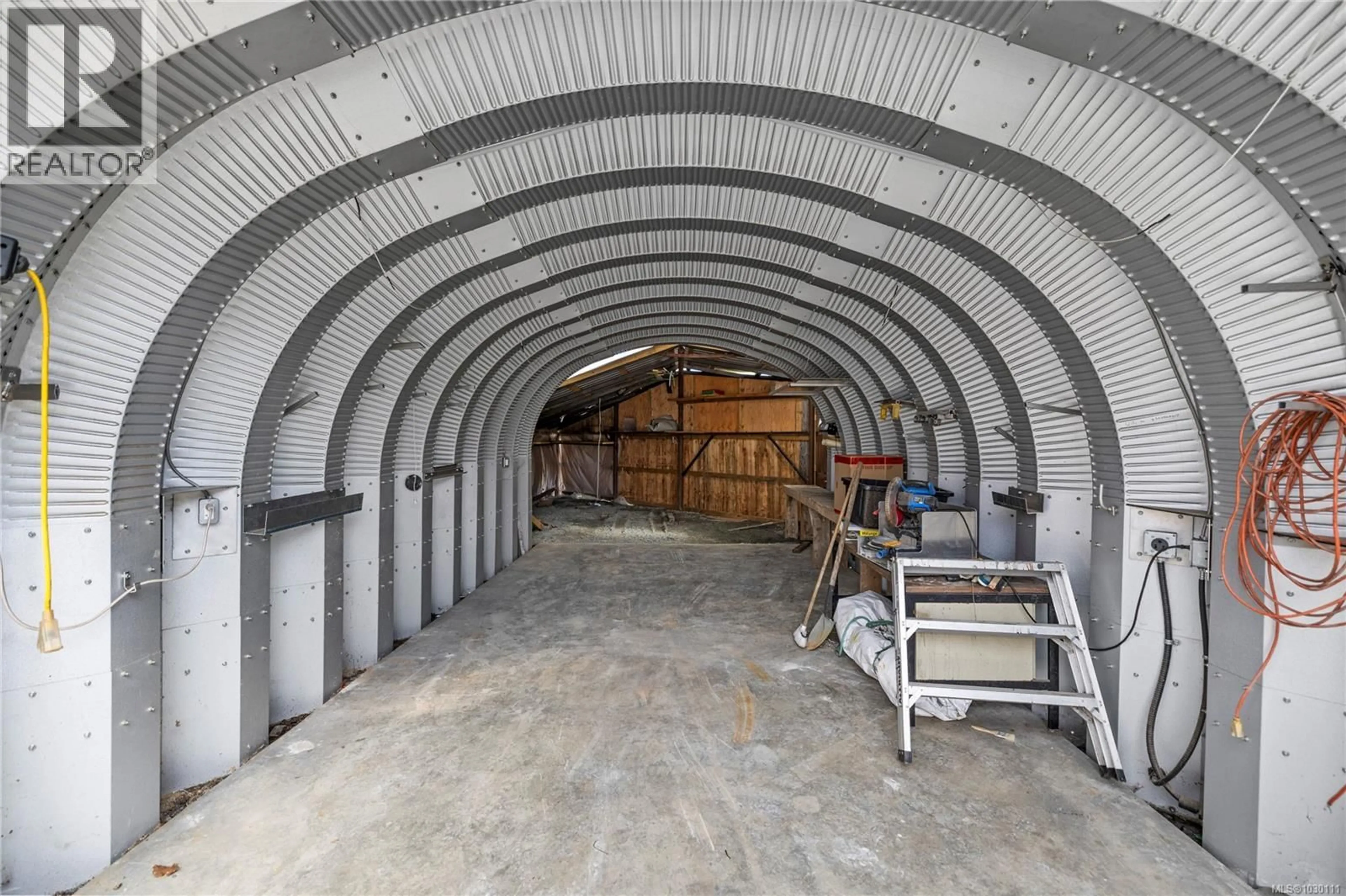 Indoor garage for 734 RAILWAY AVENUE, Nanaimo British Columbia V9R4L2