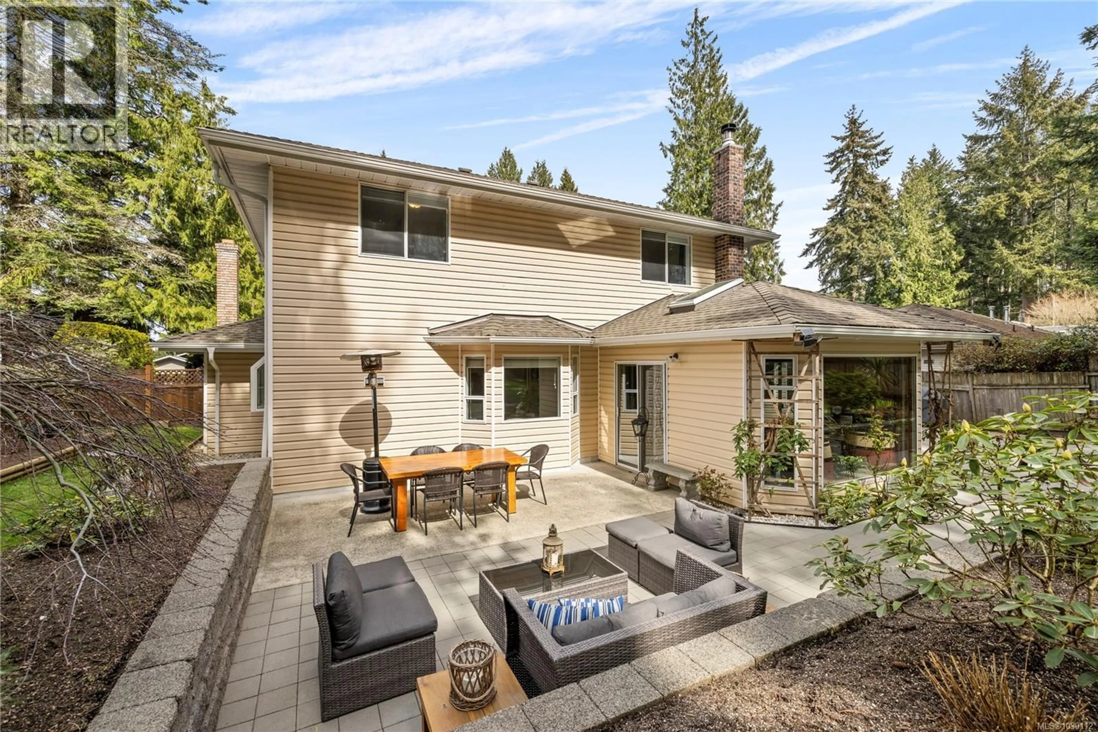 Patio, street for 1170 CLUBHOUSE DRIVE, Qualicum Beach British Columbia V9K1C4