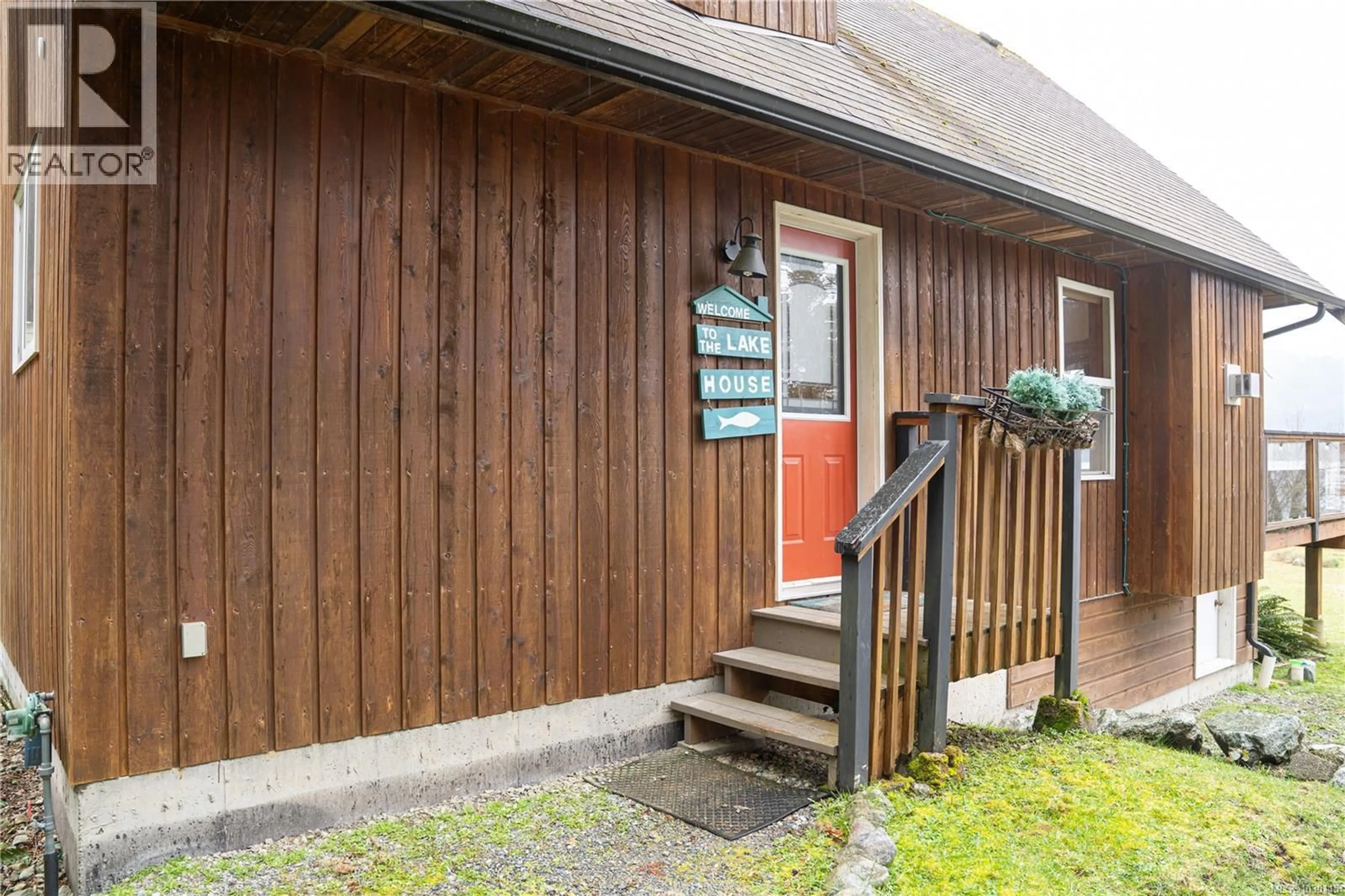 Patio, building for 11464 YOUBOU ROAD, Youbou British Columbia V0R3E1