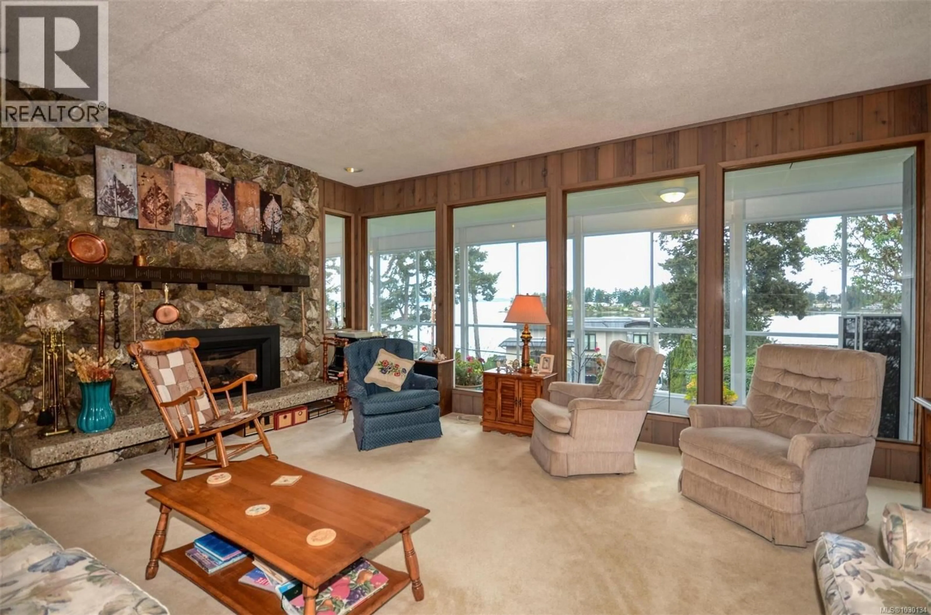 Living room with furniture, unknown for 10502 JOCELYN PLACE, Sidney British Columbia V8L2P5