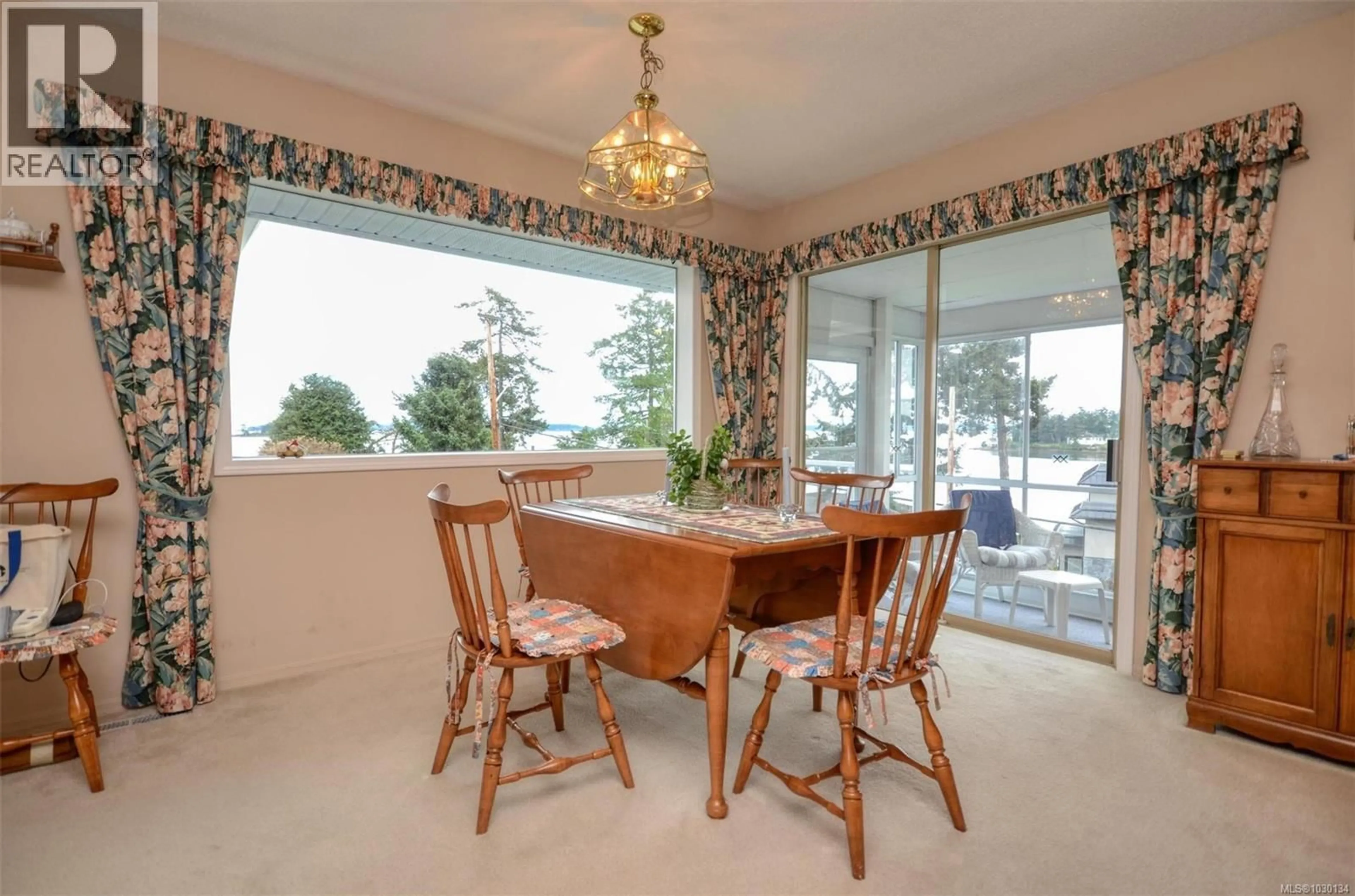 Dining room, unknown for 10502 JOCELYN PLACE, Sidney British Columbia V8L2P5