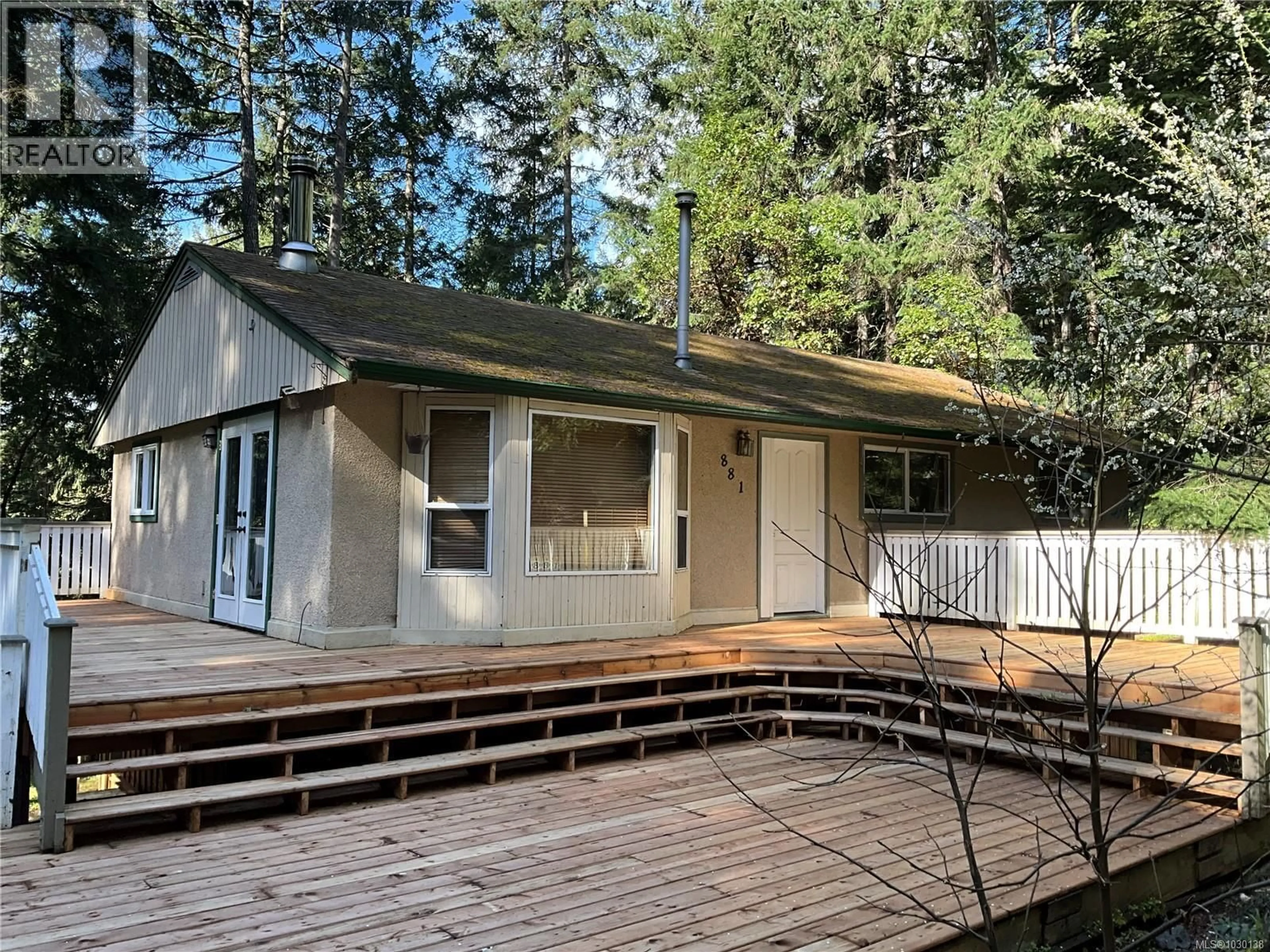 Home with vinyl exterior material, unknown for 881 SHARIE ROAD, Gabriola Island British Columbia V0R1X2