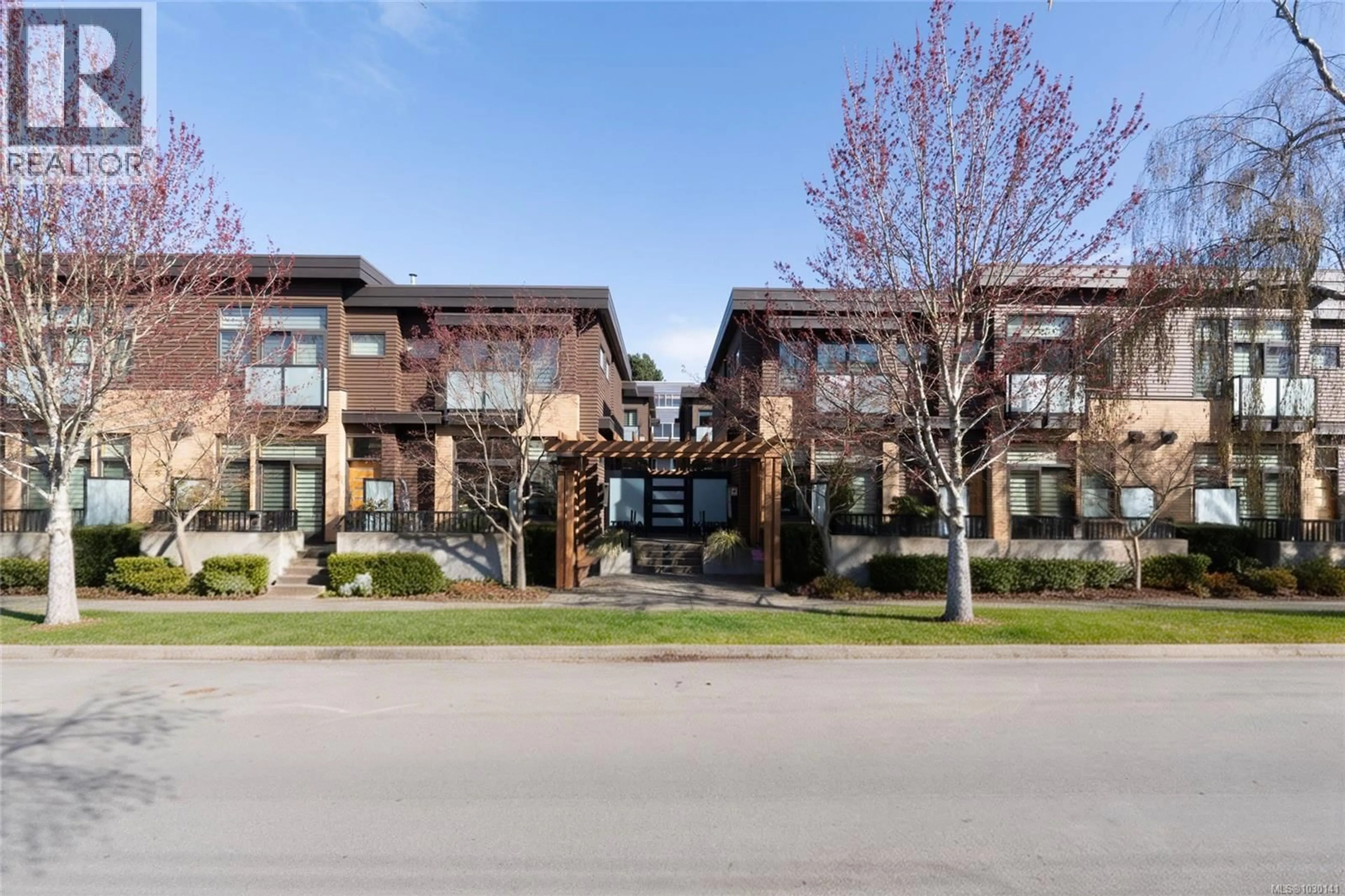 Unknown for 10 - 1020 RICHARDSON STREET, Victoria British Columbia V8V3C5