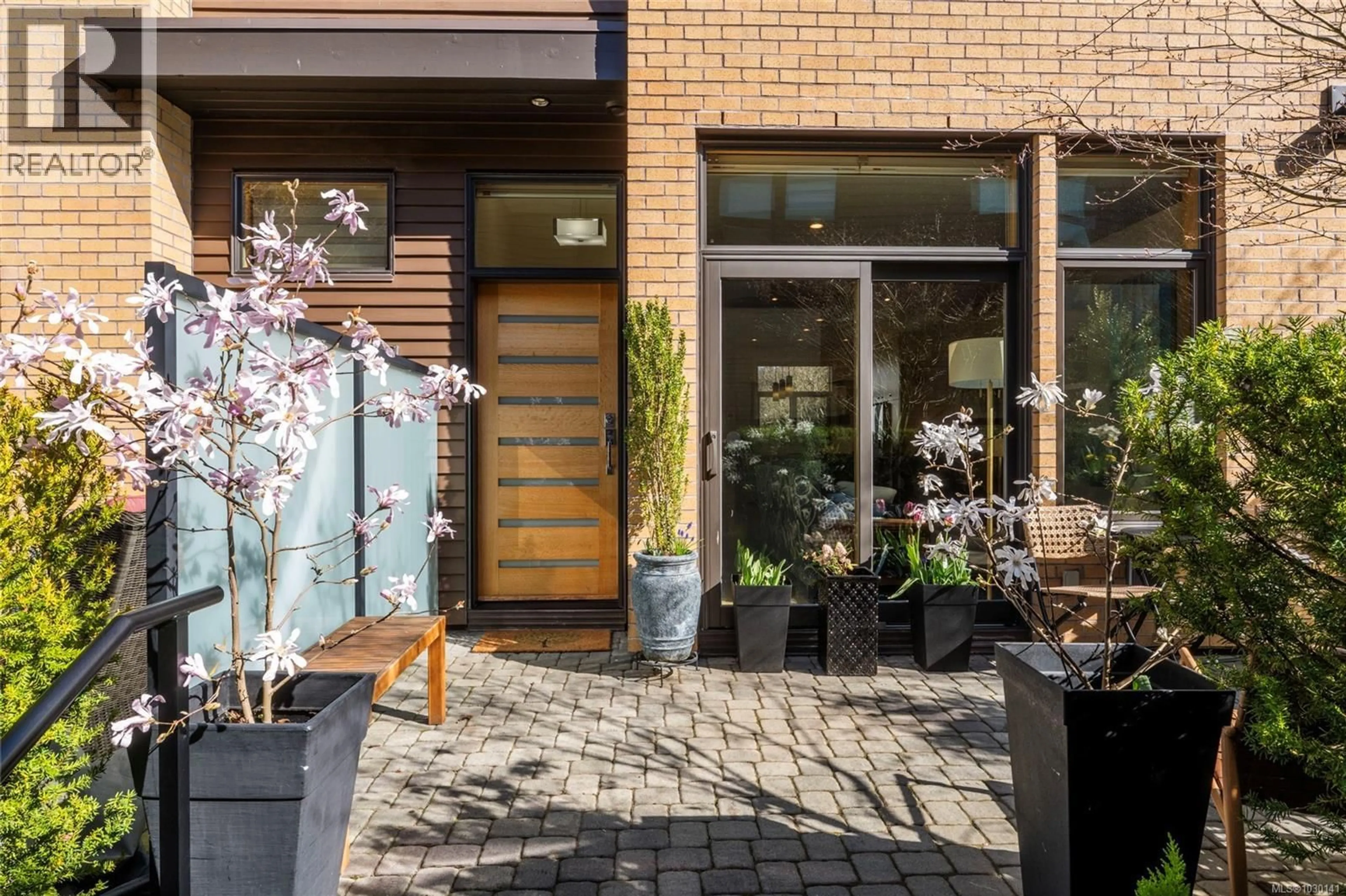 Home with brick exterior material, street for 10 - 1020 RICHARDSON STREET, Victoria British Columbia V8V3C5