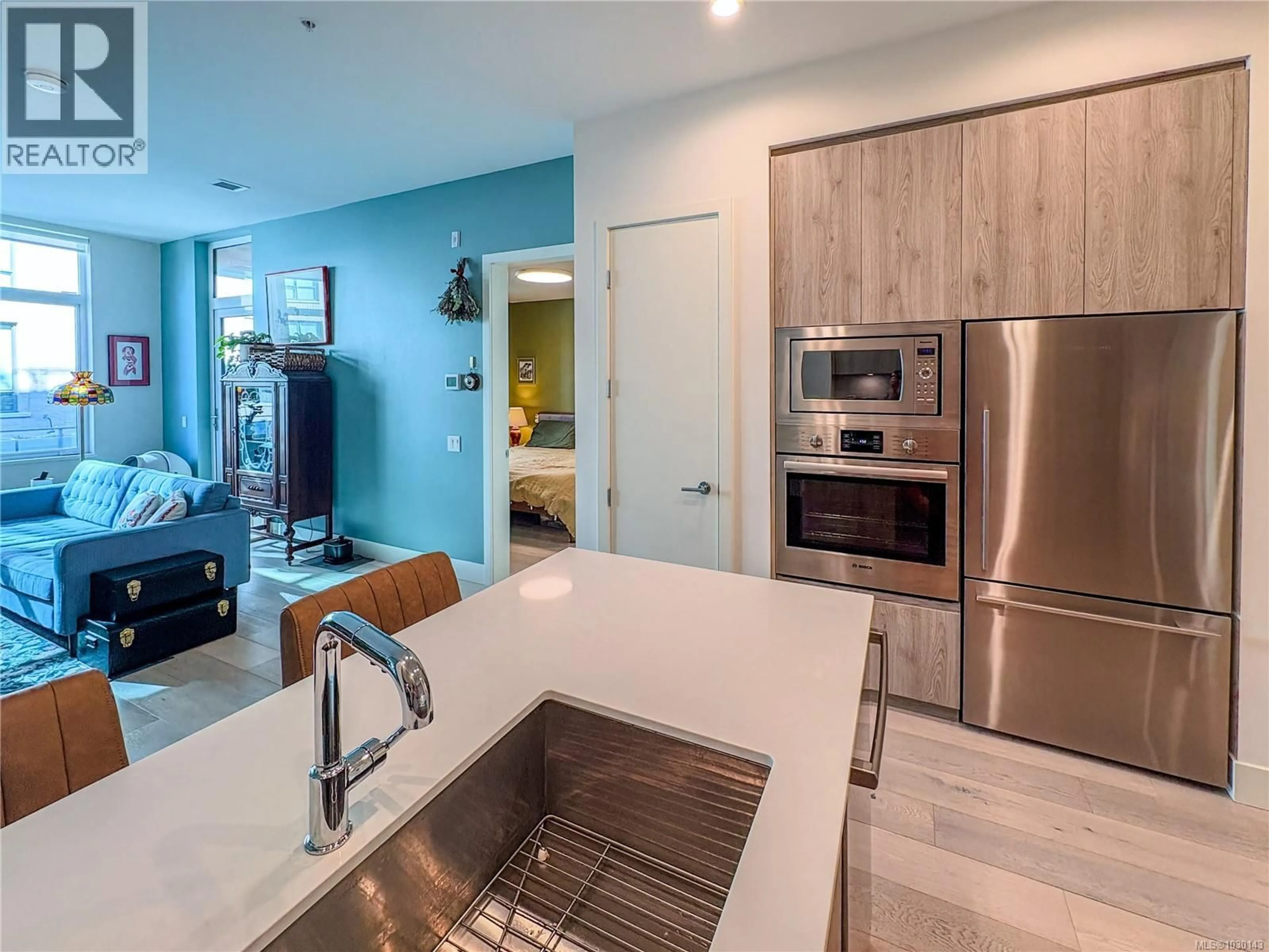 Open concept kitchen, ceramic/tile floor for 301 - 501 PARK PLACE, Esquimalt British Columbia V9A0H3