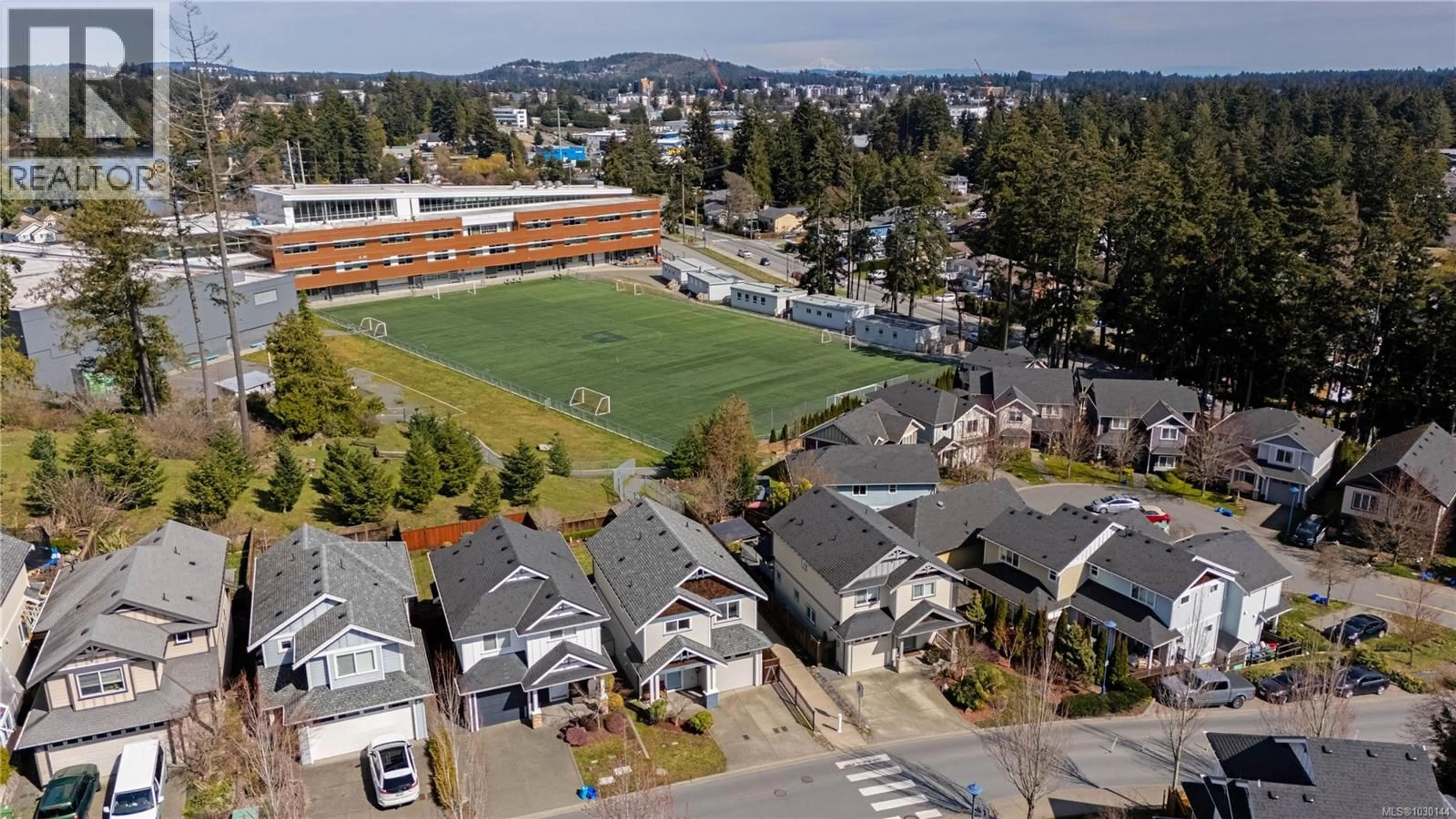 A pic from outside/outdoor area/front of a property/back of a property/a pic from drone, mountain view for 3087 ALOUETTE DRIVE, Langford British Columbia V9B0M7