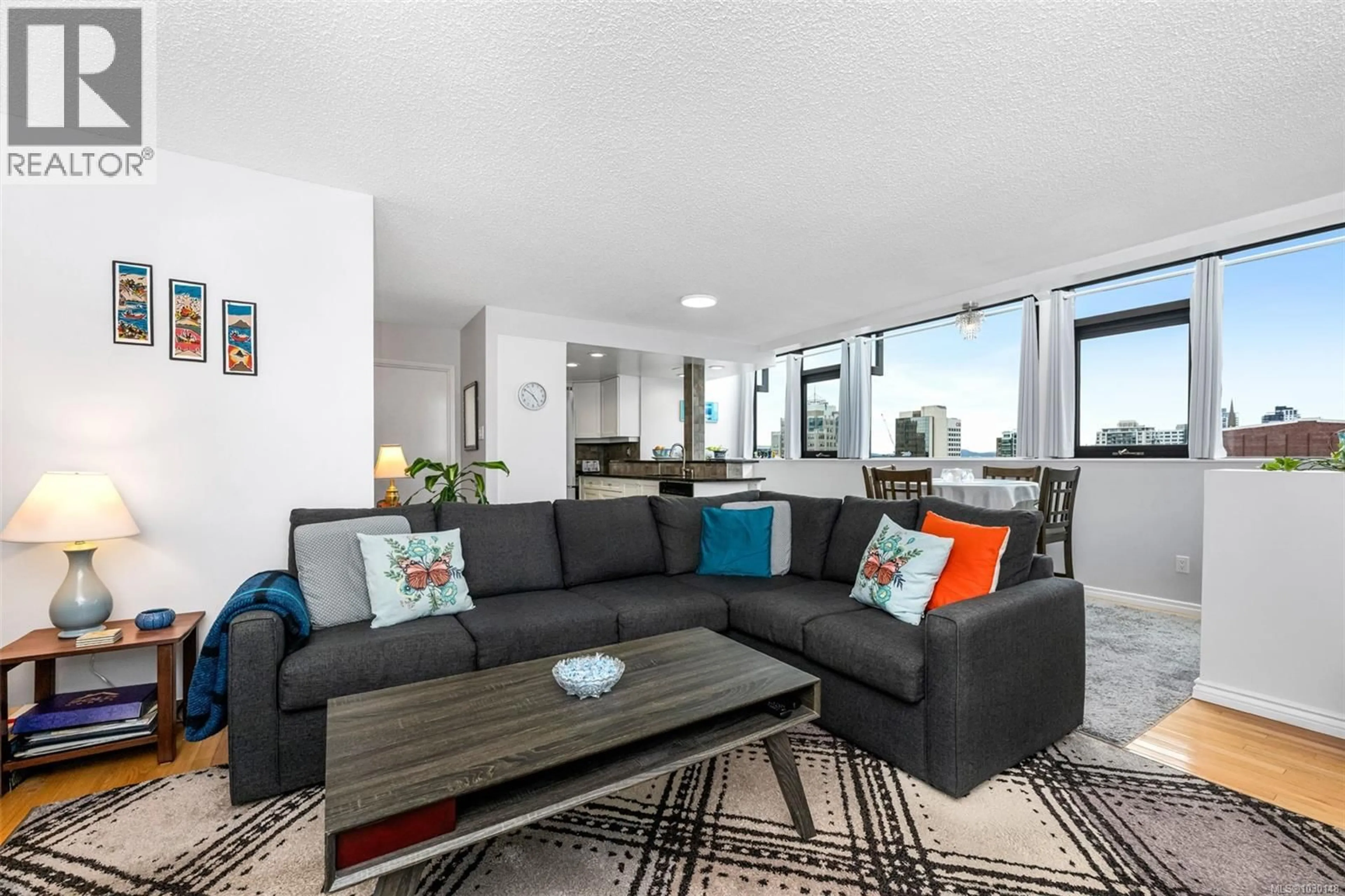 Living room with furniture, unknown for 805 - 819 BURDETT AVENUE, Victoria British Columbia V8W1B3