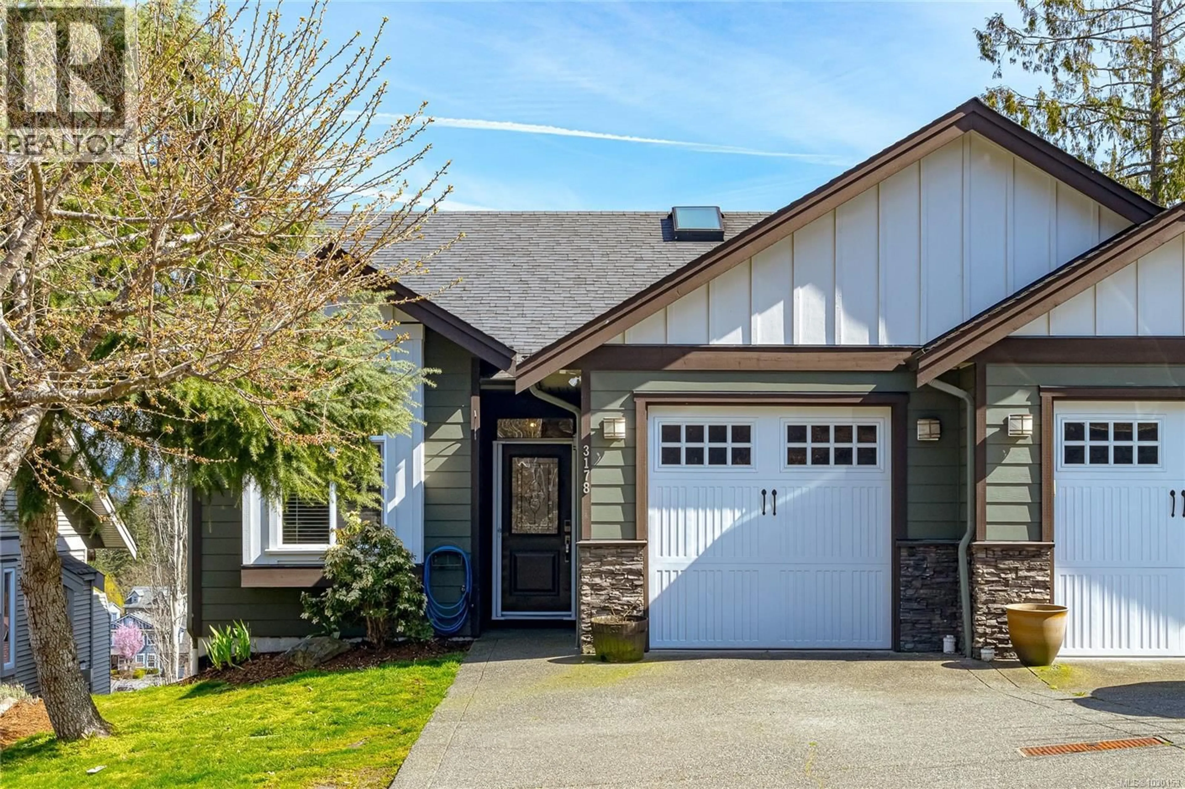 Home with vinyl exterior material, street for 3178 HERONS WAY, Duncan British Columbia V9L0B7