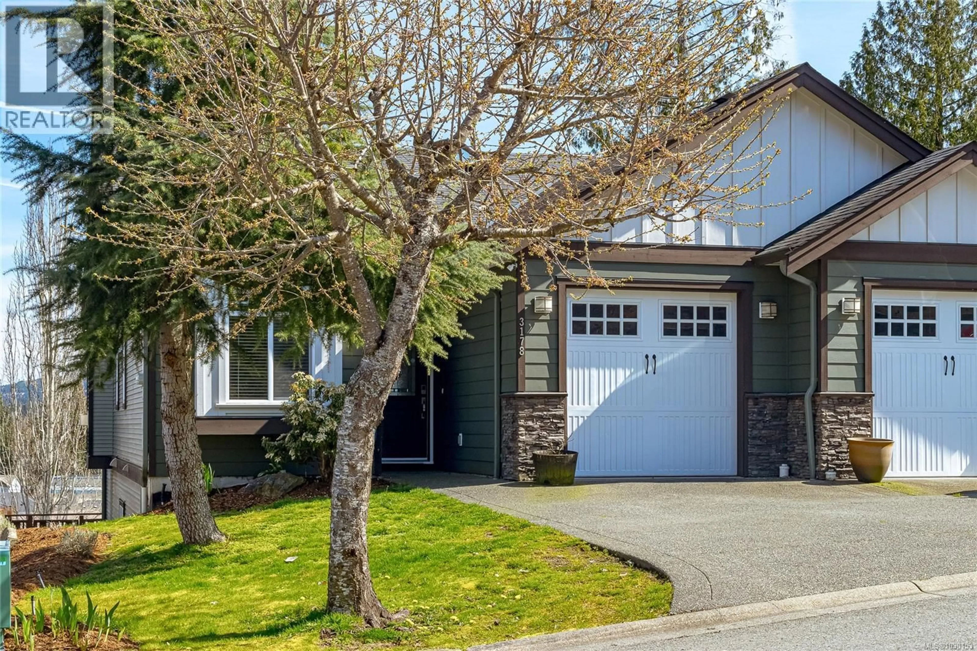 Home with vinyl exterior material, street for 3178 HERONS WAY, Duncan British Columbia V9L0B7