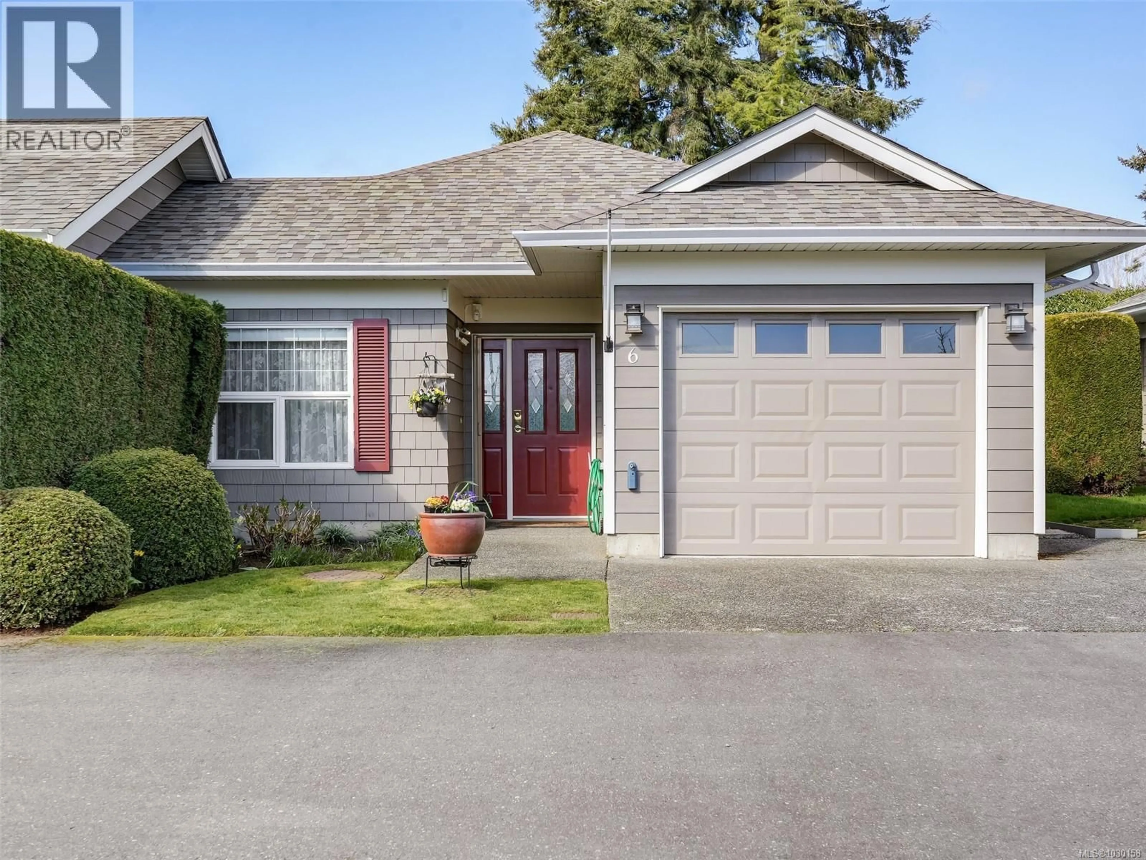 Home with vinyl exterior material, street for 6 - 7980 EAST SAANICH ROAD, Central Saanich British Columbia V8M1J5