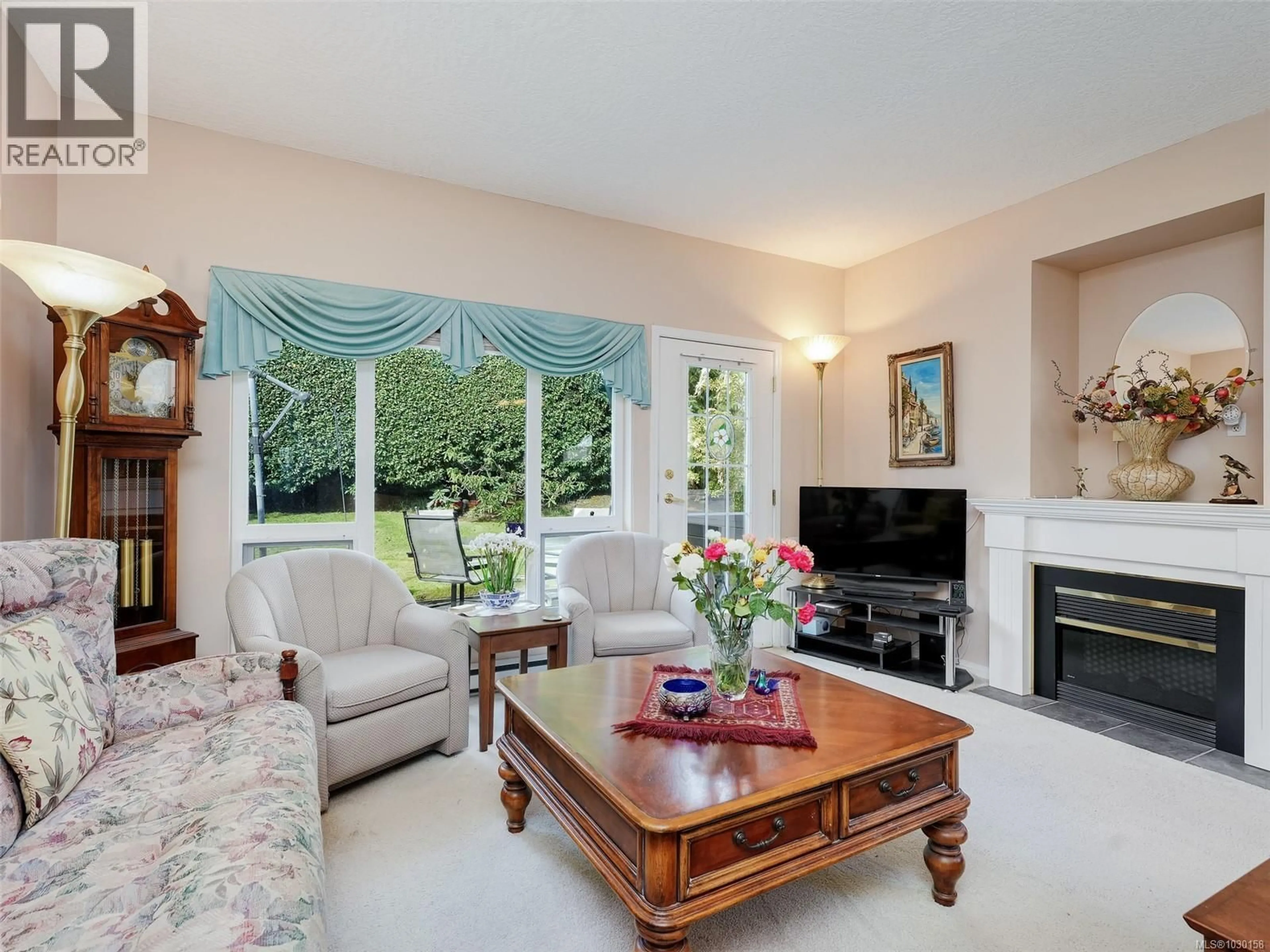 Living room with furniture, unknown for 6 - 7980 EAST SAANICH ROAD, Central Saanich British Columbia V8M1J5