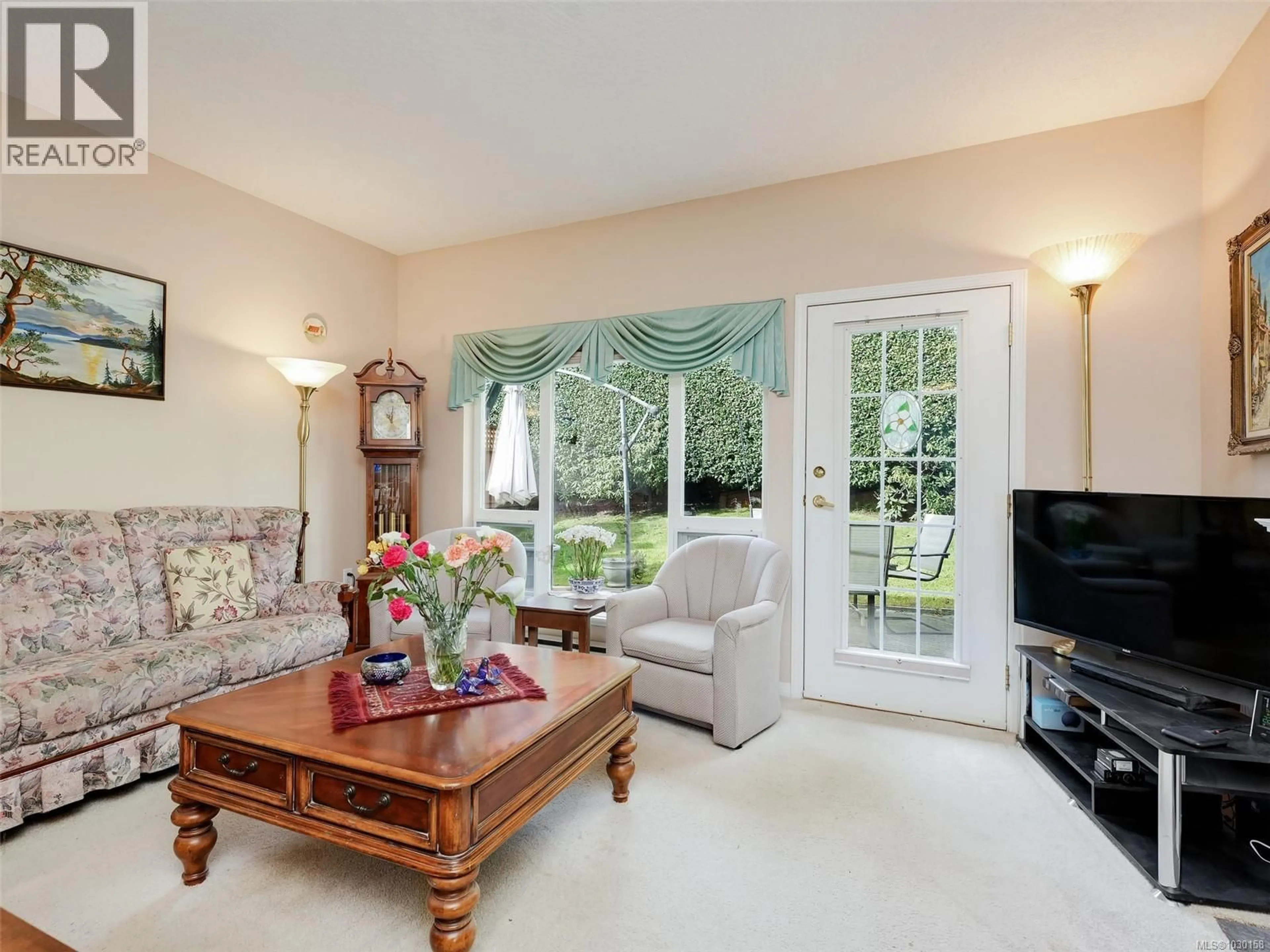 Living room with furniture, unknown for 6 - 7980 EAST SAANICH ROAD, Central Saanich British Columbia V8M1J5