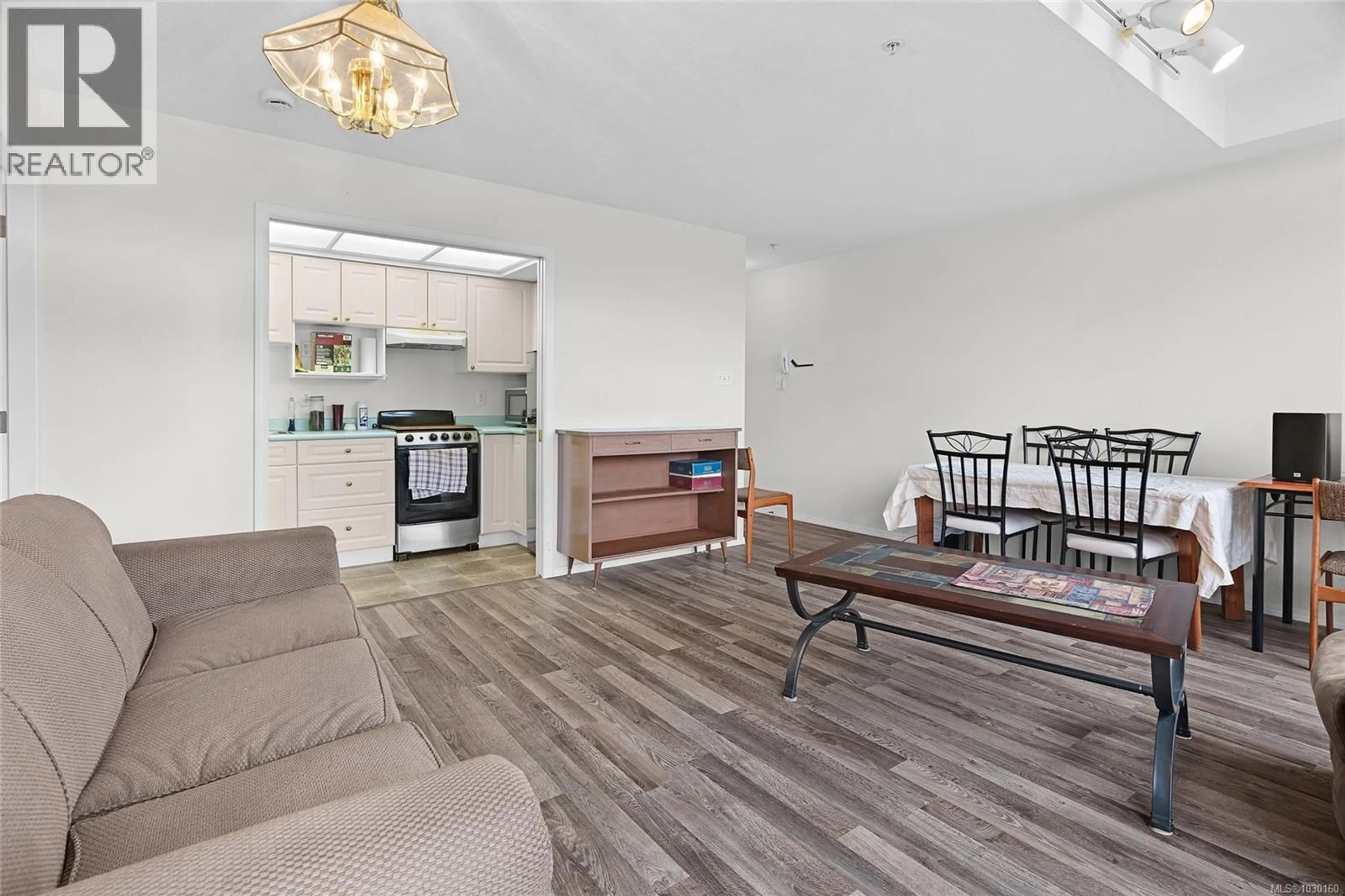 Living room with furniture, unknown for 604 - 265 MILLS STREET, Parksville British Columbia V9P2N5