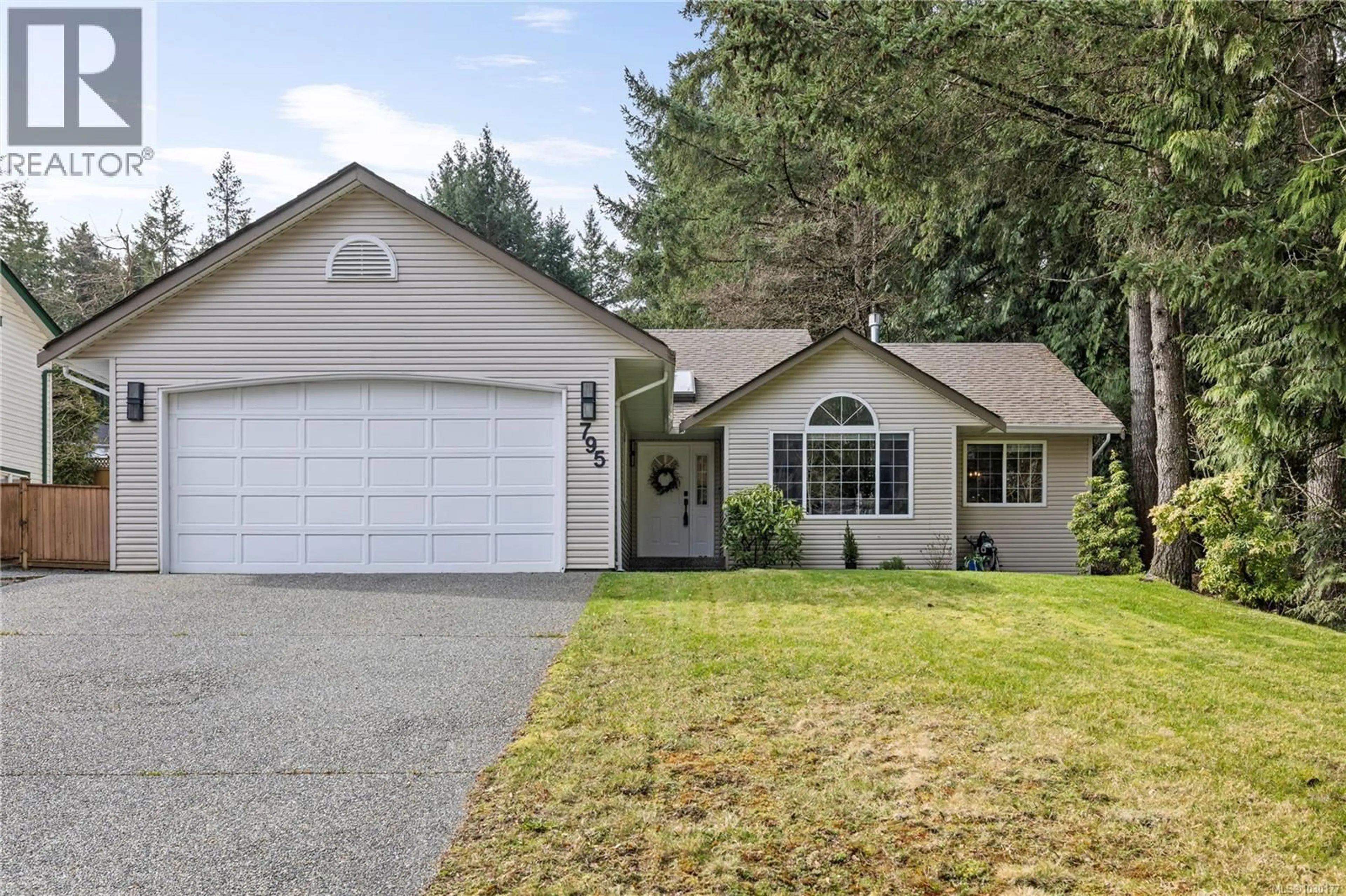 Home with vinyl exterior material, street for 795 SOUTHLAND WAY, Nanaimo British Columbia V9R6P4
