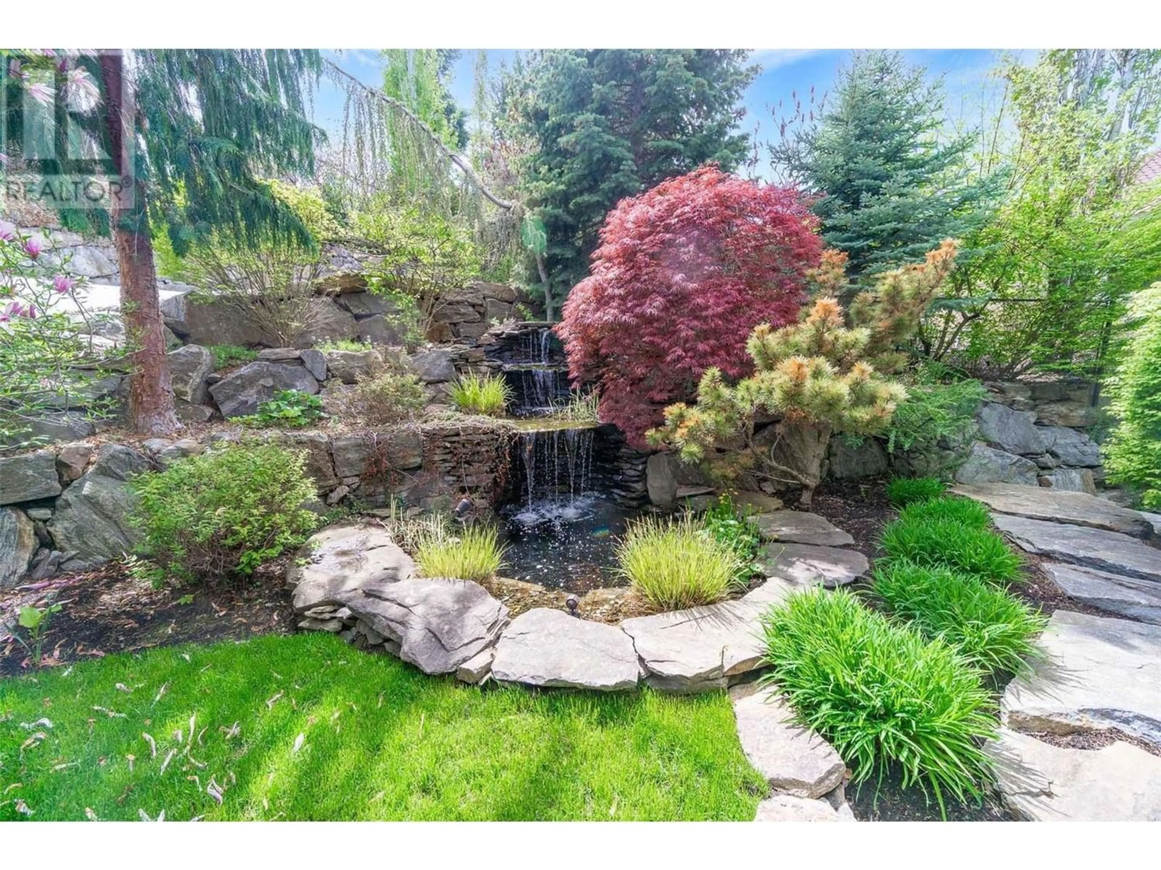 Indoor entryway, cement floor for 225 Swick Road, Kelowna British Columbia V1W4J5