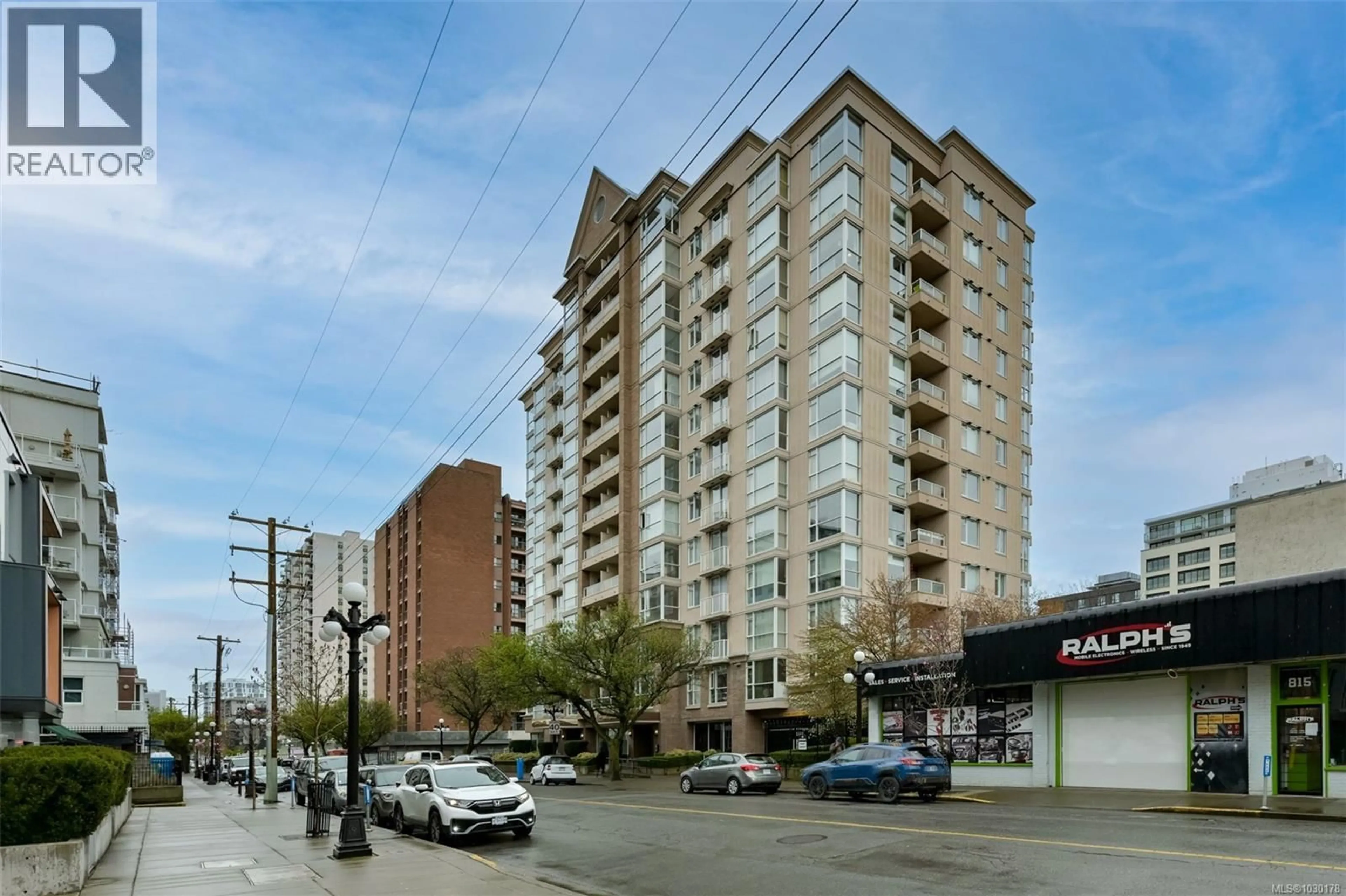 Patio, street for 1008 - 835 VIEW STREET, Victoria British Columbia V8W3W8