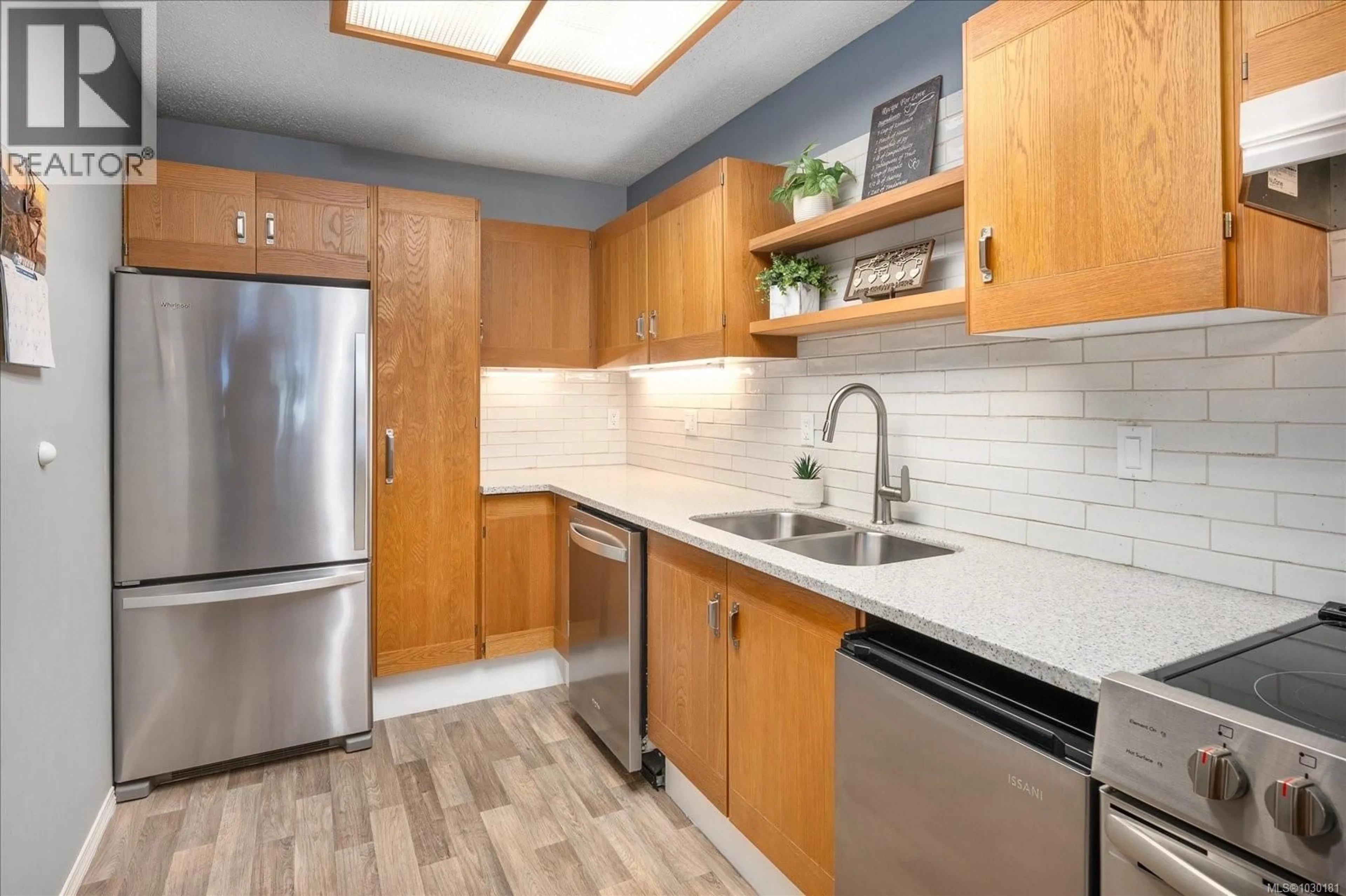 Standard kitchen, ceramic/tile floor for 105 - 309 MORISON AVENUE, Parksville British Columbia V9P1M6