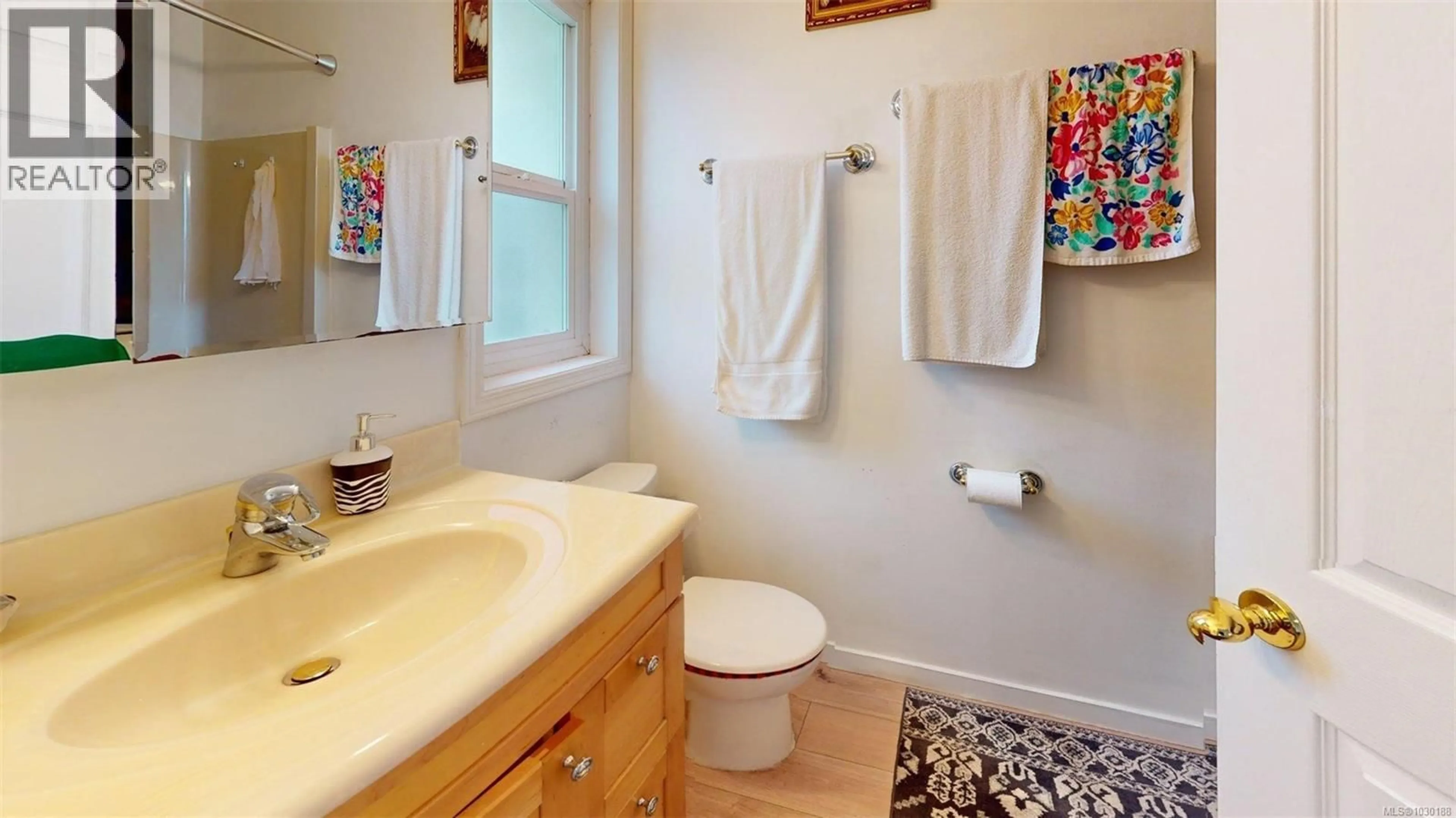 Standard bathroom, ceramic/tile floor for 2216 DOCKSIDE WAY, Nanaimo British Columbia V9R6T6