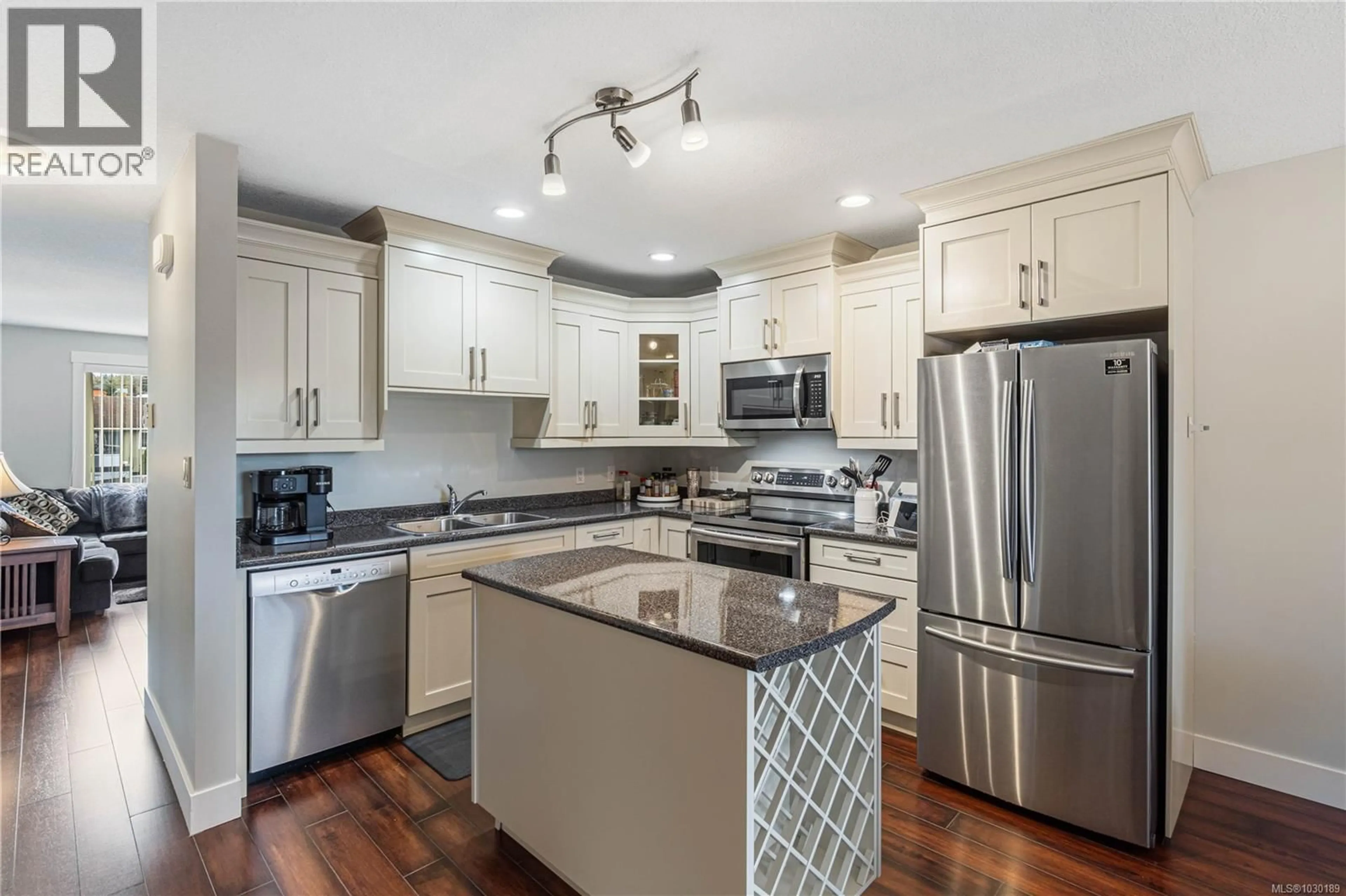 Open concept kitchen, unknown for 540 NOVA STREET, Nanaimo British Columbia V9R5M9