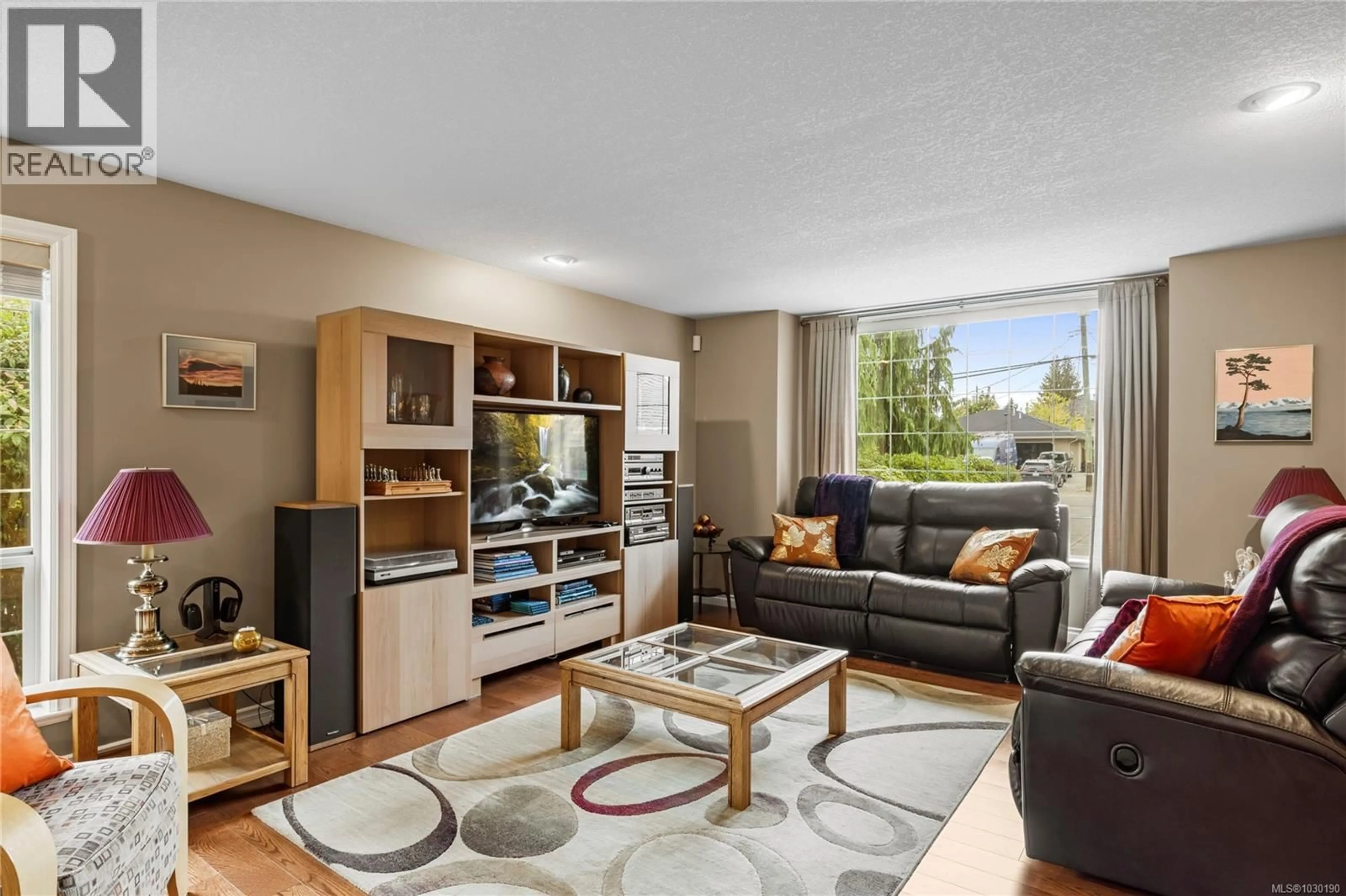 Living room with furniture, unknown for 779 MULHOLLAND DRIVE, Parksville British Columbia V9P2K4