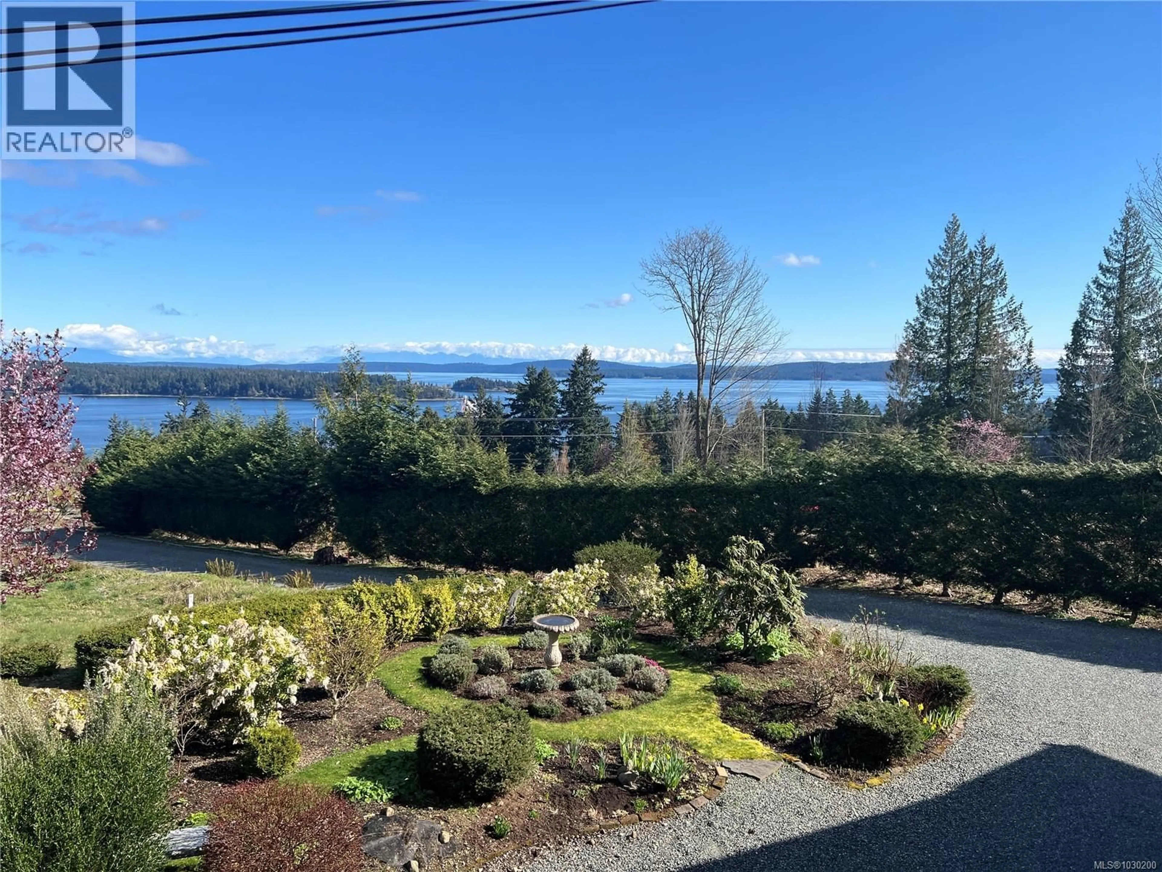 A pic from outside/outdoor area/front of a property/back of a property/a pic from drone, water/lake/river/ocean view for 11 - 606 FARRELL ROAD, Ladysmith British Columbia V9G1W9