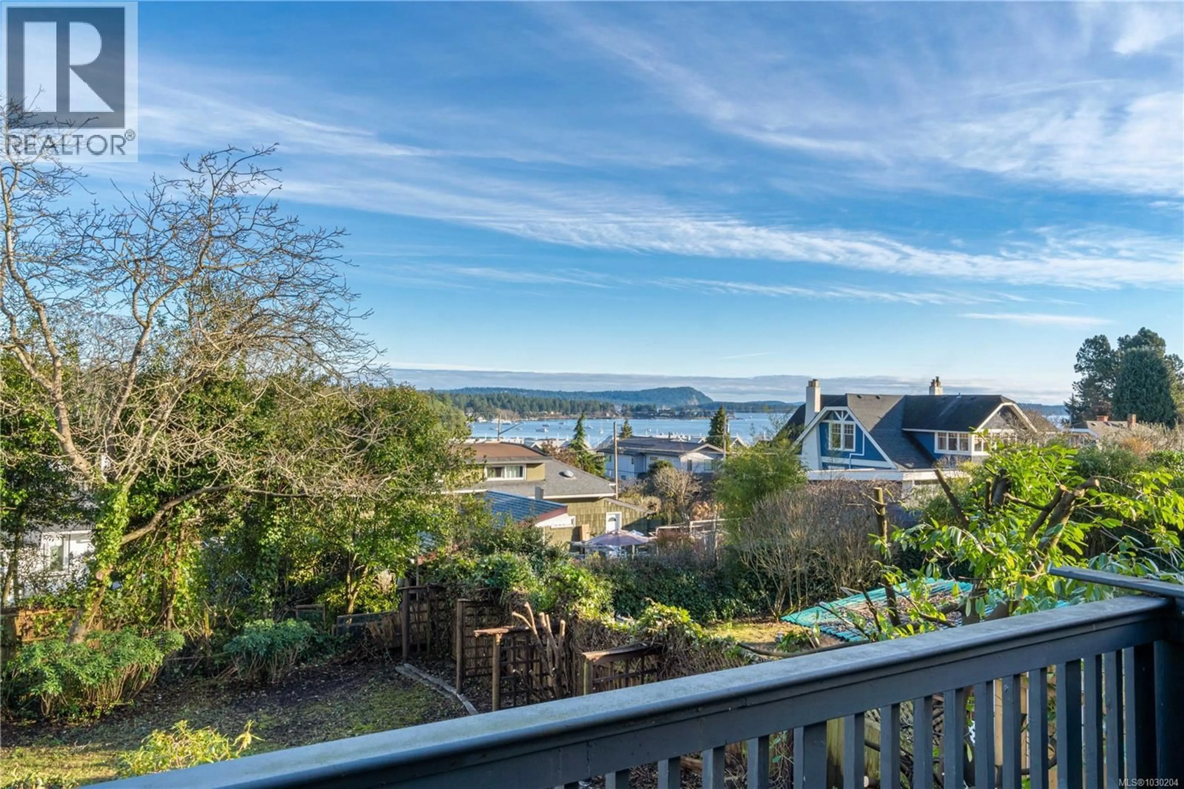 Patio, water/lake/river/ocean view for 736 TERMINAL AVENUE NORTH, Nanaimo British Columbia V9S4K2