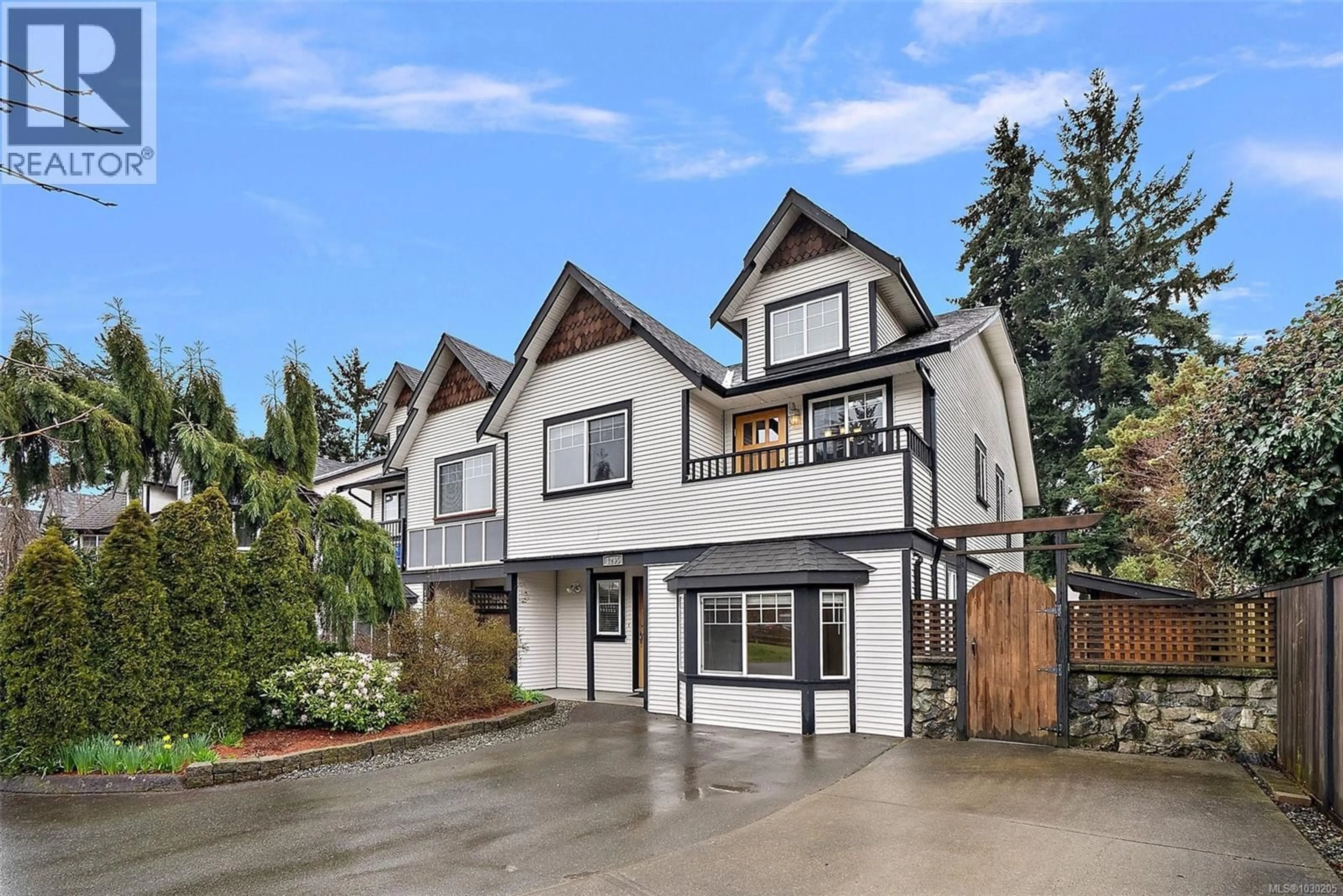 Home with vinyl exterior material, street for 1295 REGAL COURT, Langford British Columbia V9B2L7