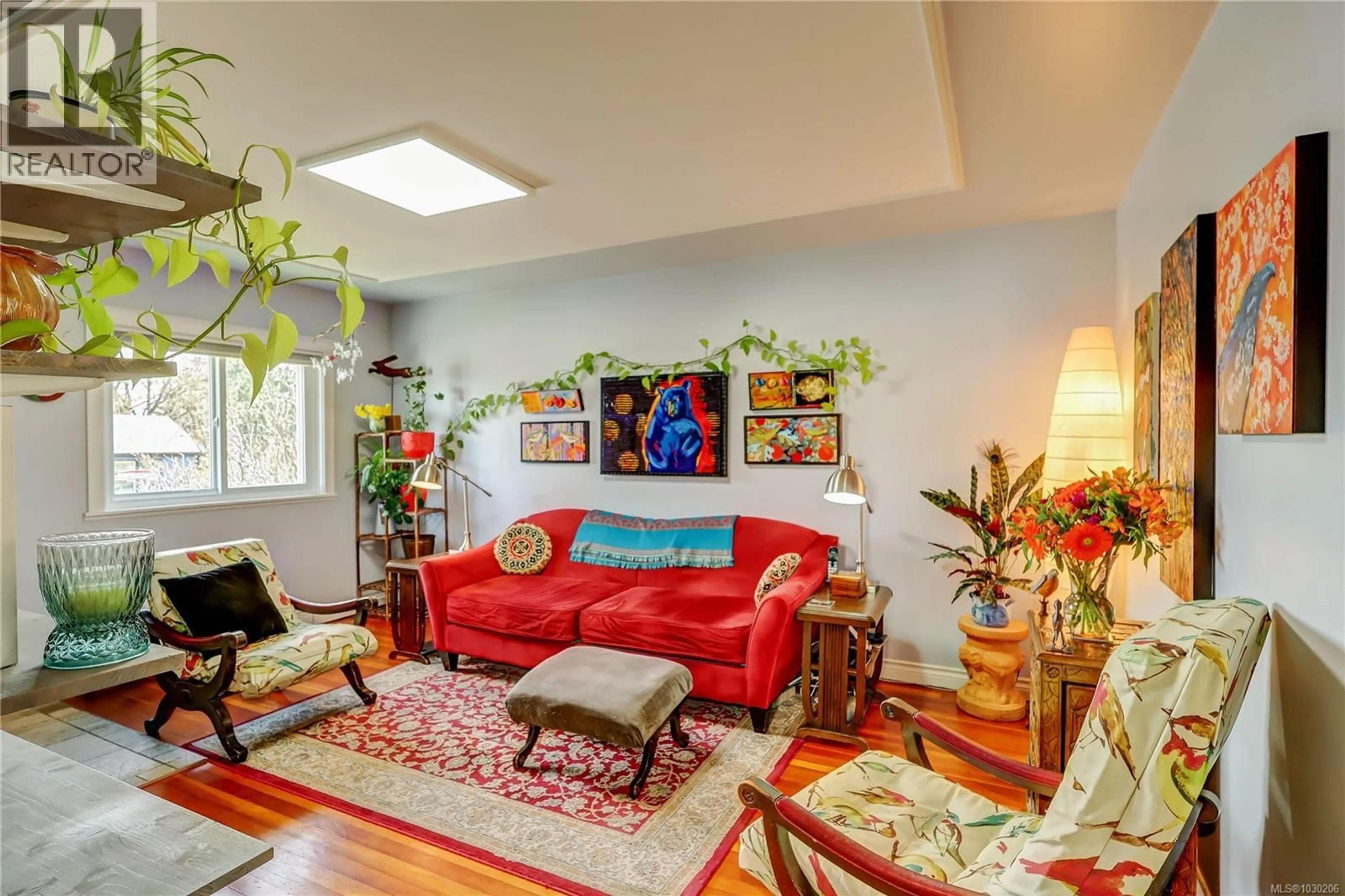 Living room with furniture, unknown for 659 LAMBERT AVENUE, Nanaimo British Columbia V9R3N9