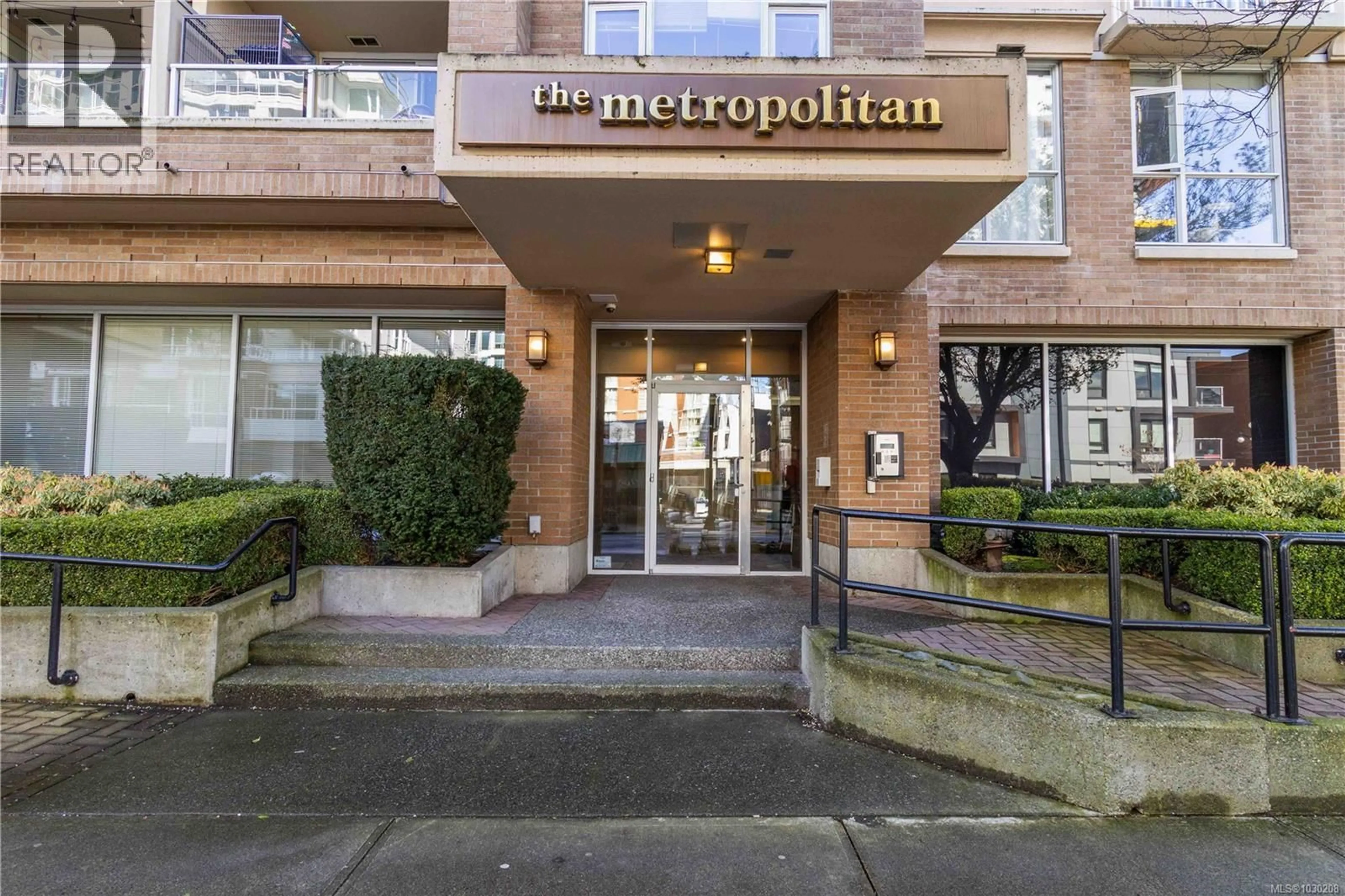 Lobby for 1012 - 835 VIEW STREET, Victoria British Columbia V8W3W8