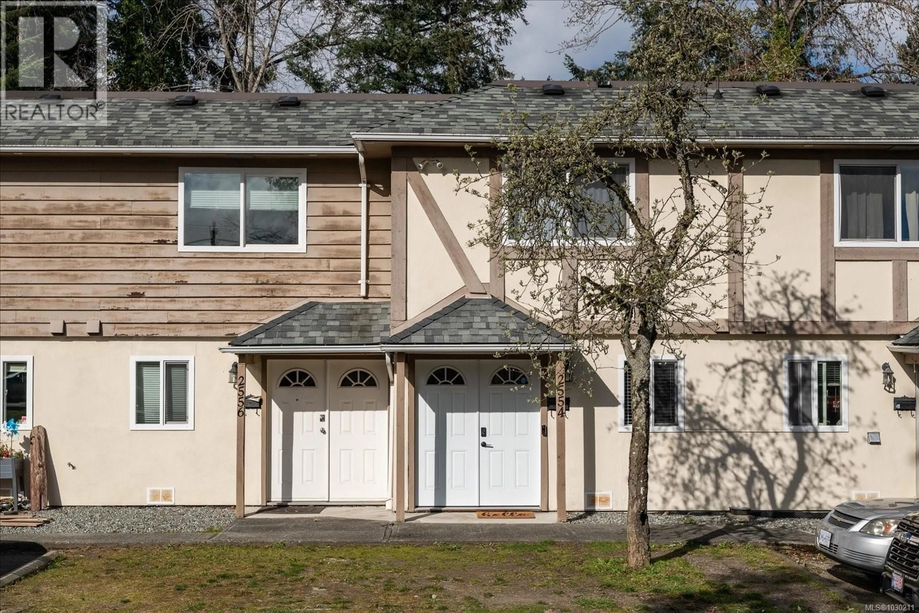 A pic from outside/outdoor area/front of a property/back of a property/a pic from drone, unknown for 2554 HIGHLAND BOULEVARD, Nanaimo British Columbia V9S3N8