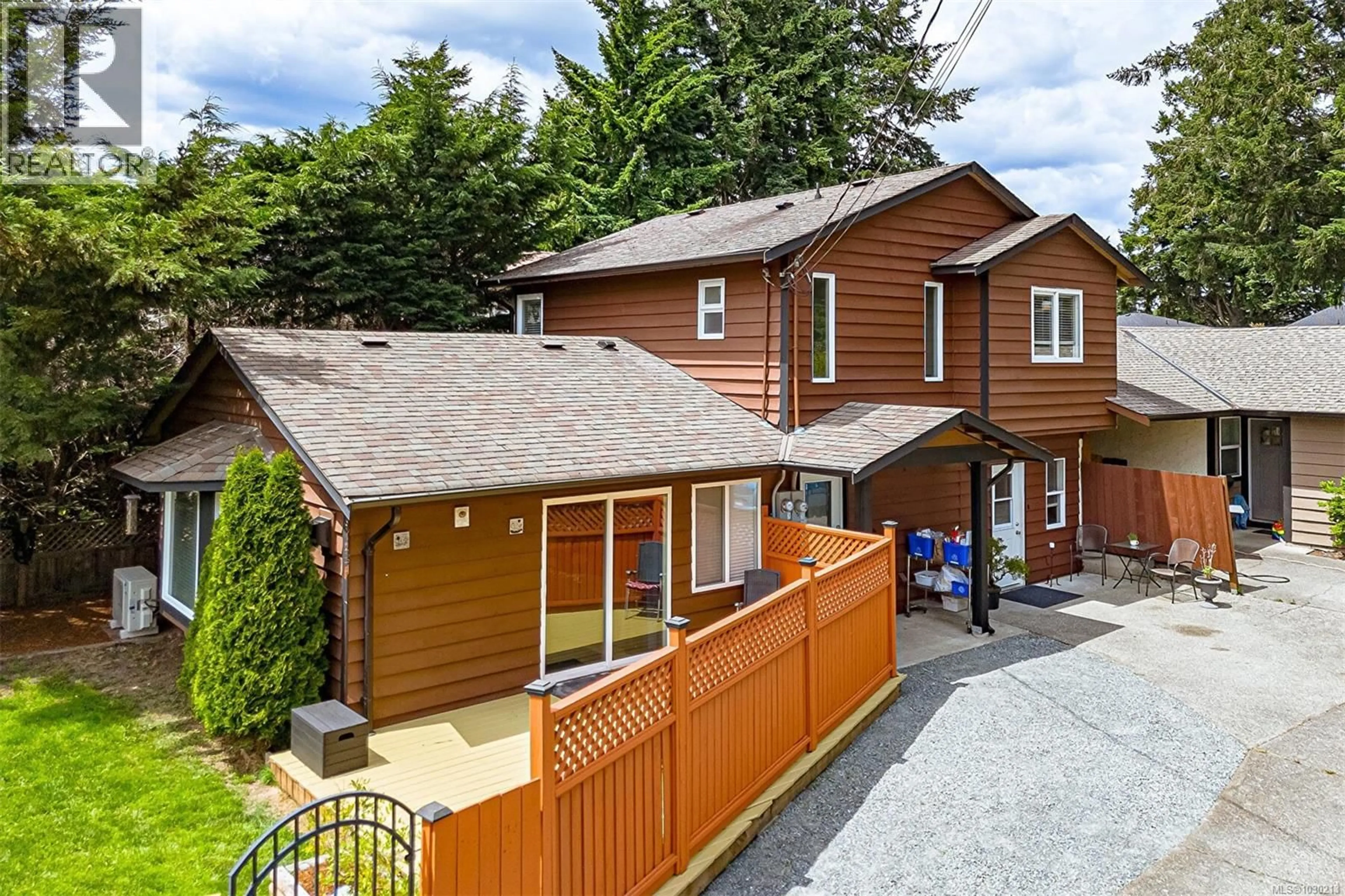 A pic from outside/outdoor area/front of a property/back of a property/a pic from drone, street for A - 614 EVANS DRIVE, Colwood British Columbia V9B5E4