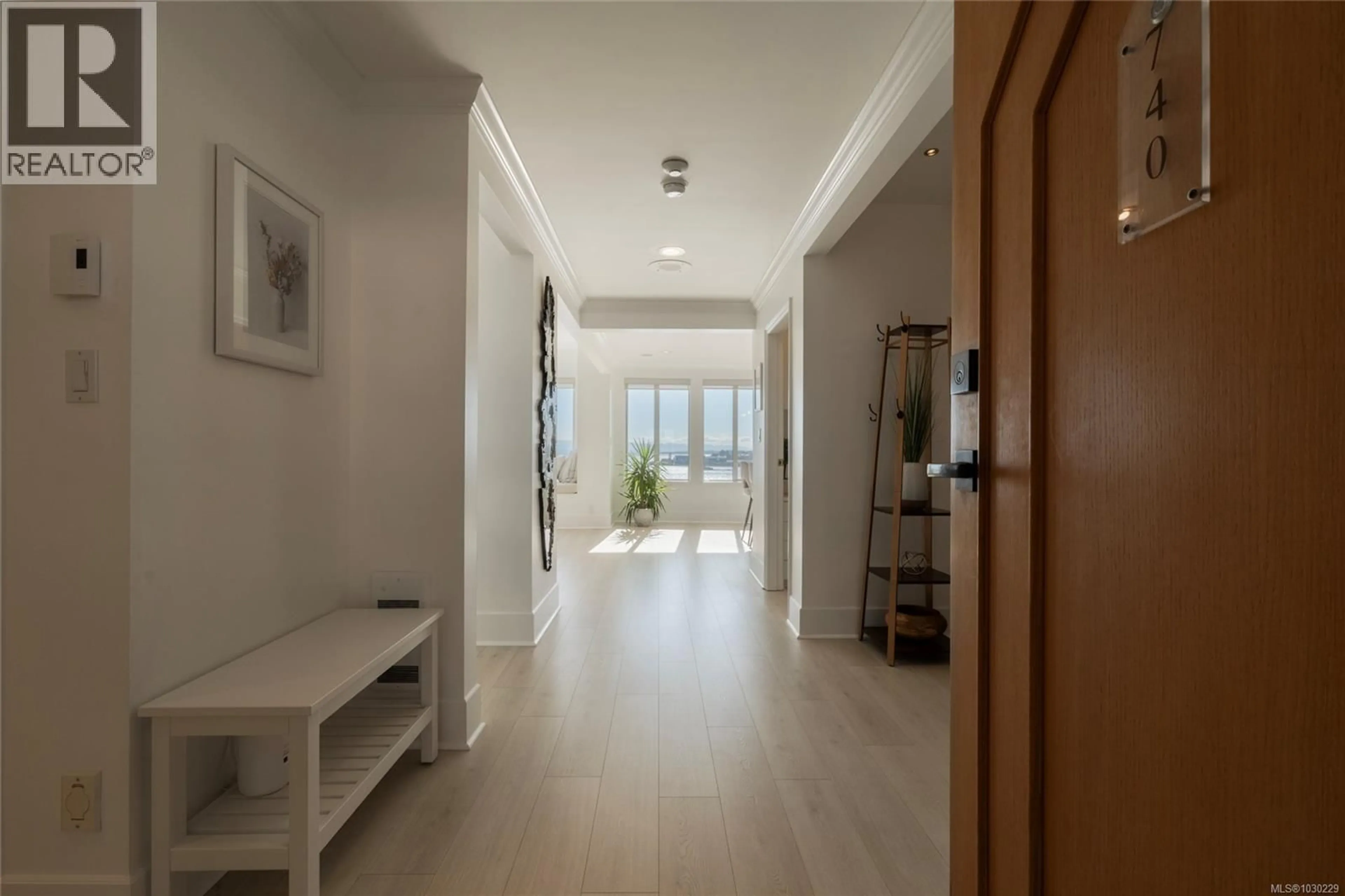 Indoor foyer for 740/741 - 205 KIMTA ROAD, Victoria British Columbia V9A6T5