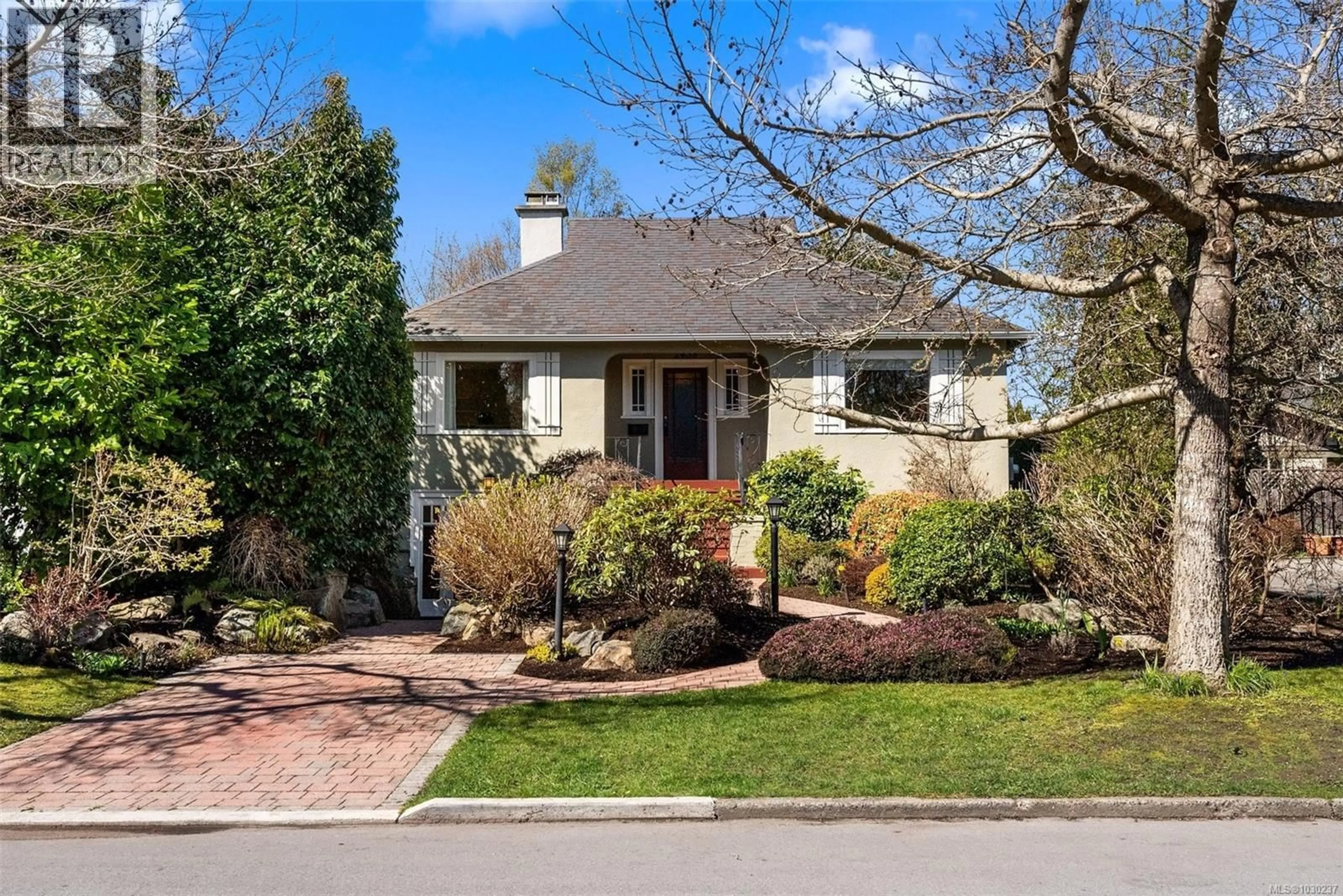 Home with brick exterior material, street for 2438 LINCOLN ROAD, Oak Bay British Columbia V8R6A4