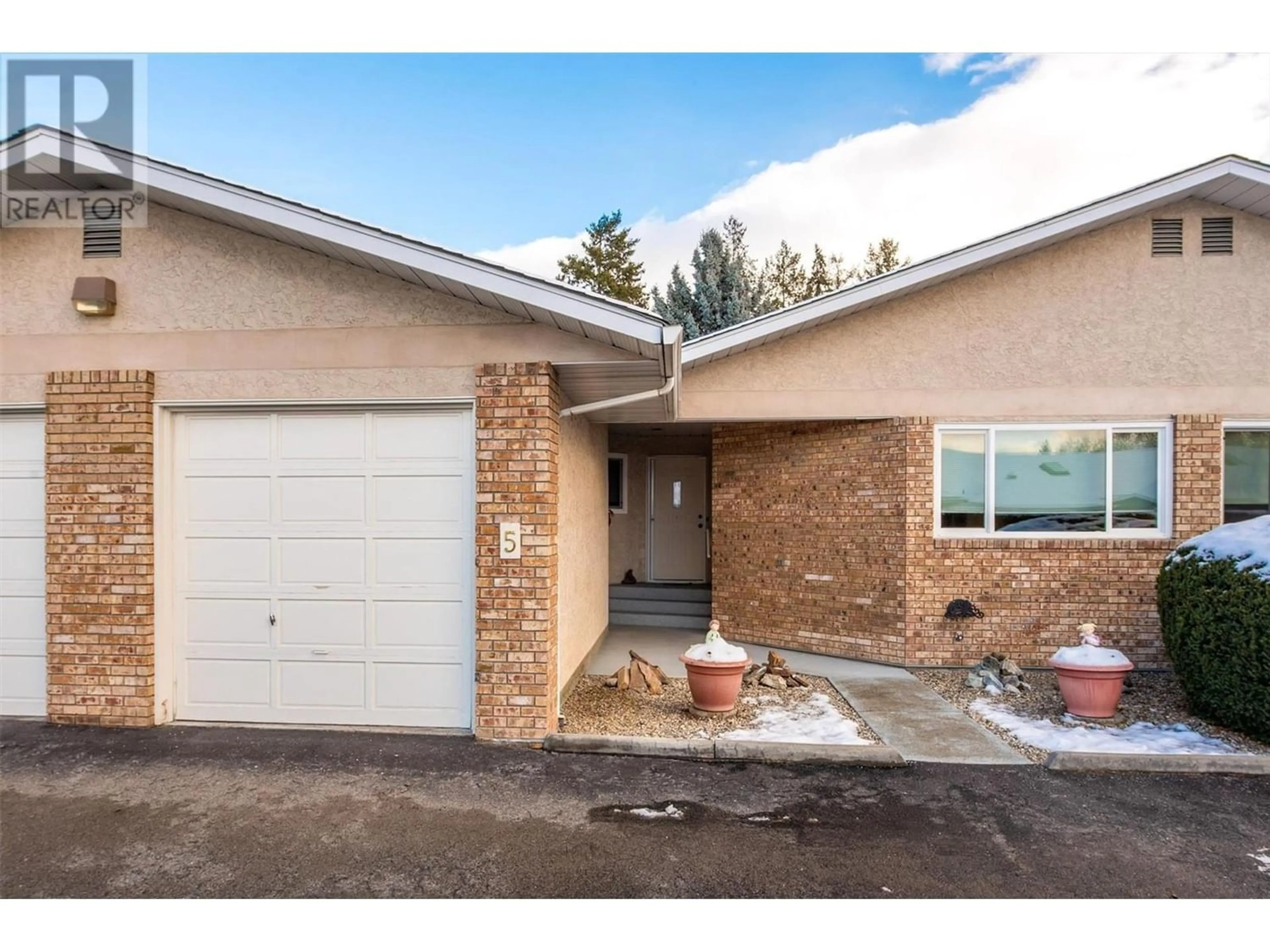 Frontside or backside of a home for 1209 Brookside Avenue Unit# 5, Kelowna British Columbia V1Y5T5
