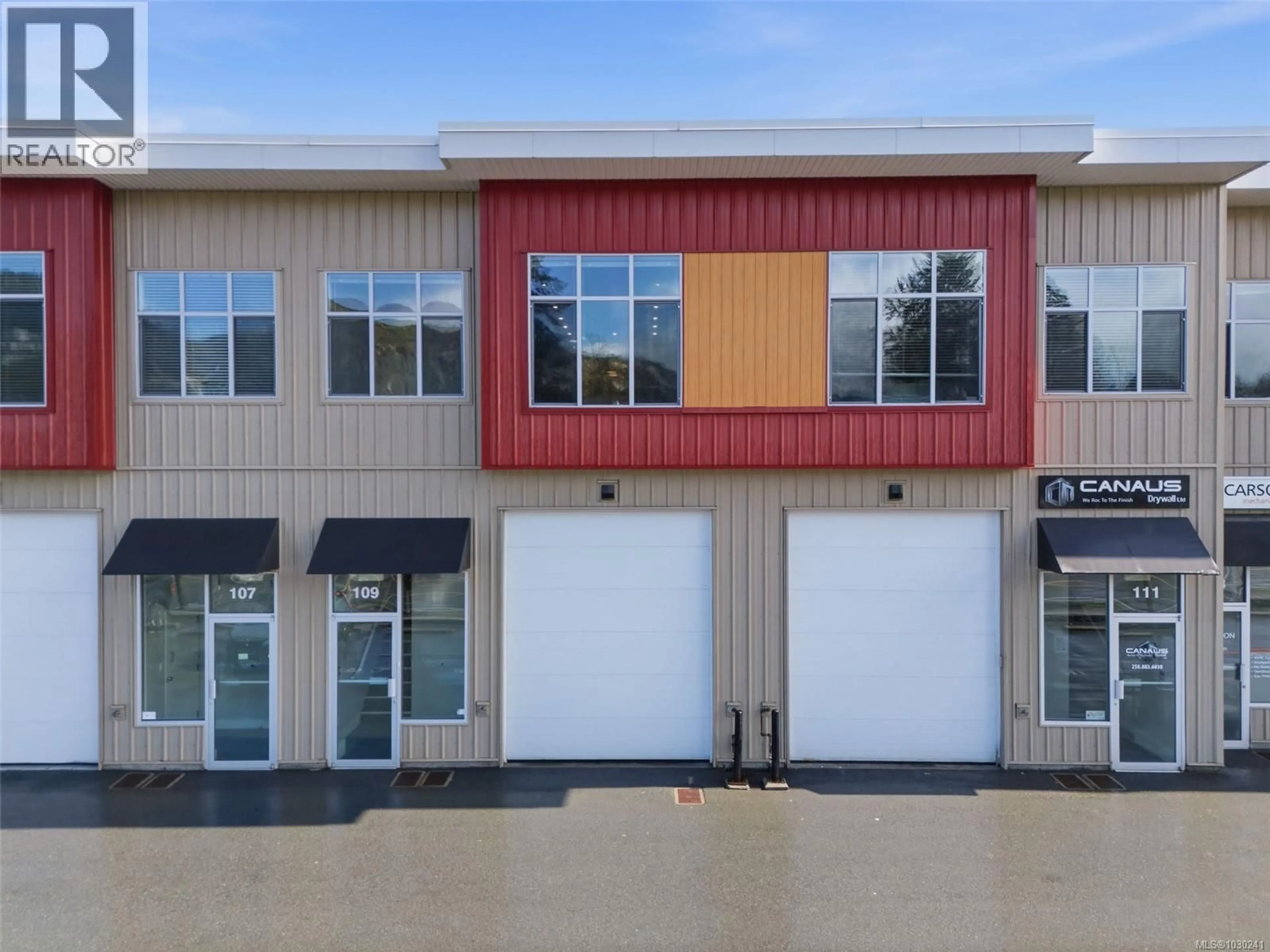 Indoor garage for 109 - 2785 LEIGH ROAD, Langford British Columbia V9B2Y5