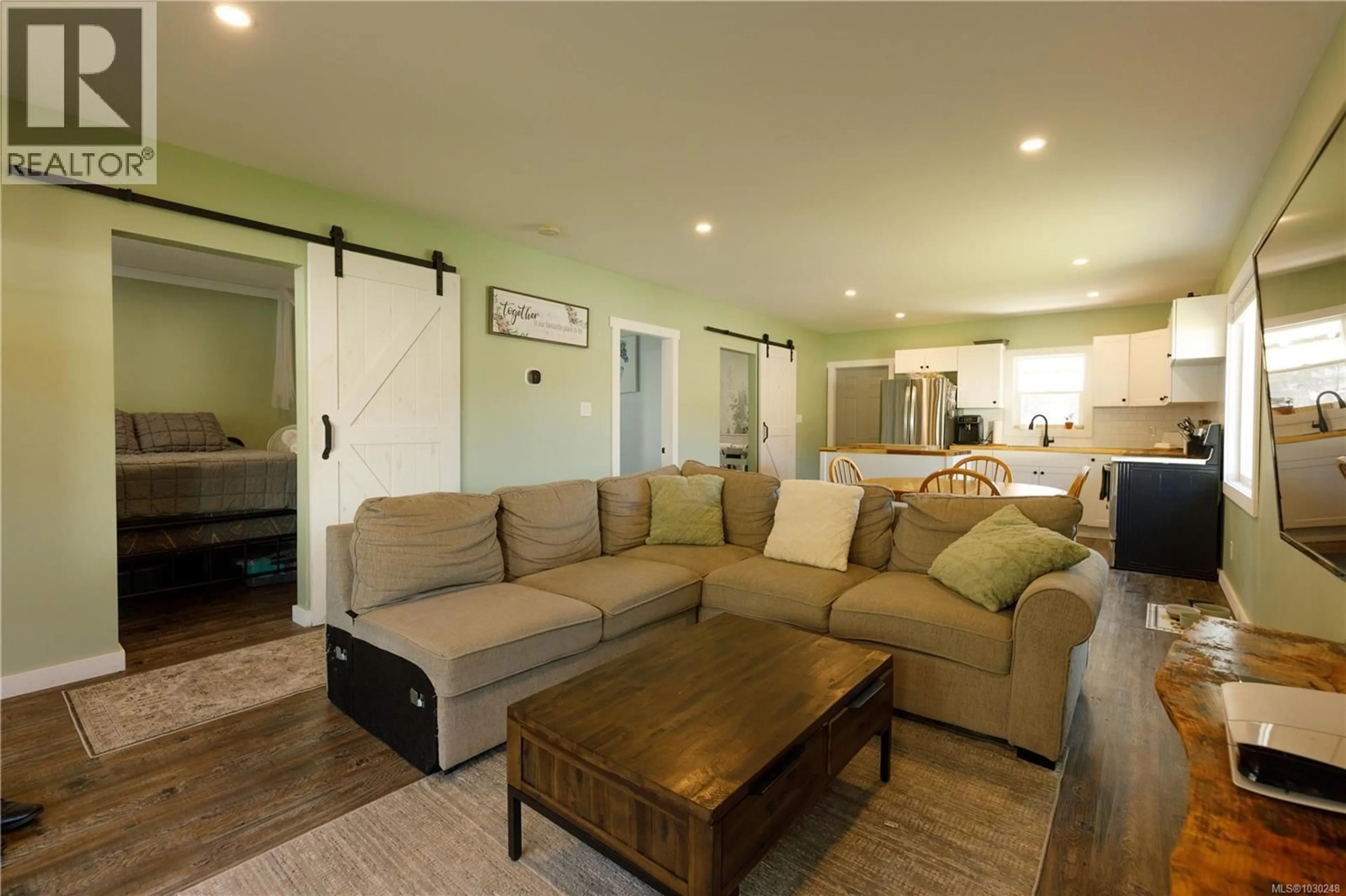 Living room with furniture, unknown for 2131 MINTO AVENUE, Nanaimo British Columbia V9X1R7