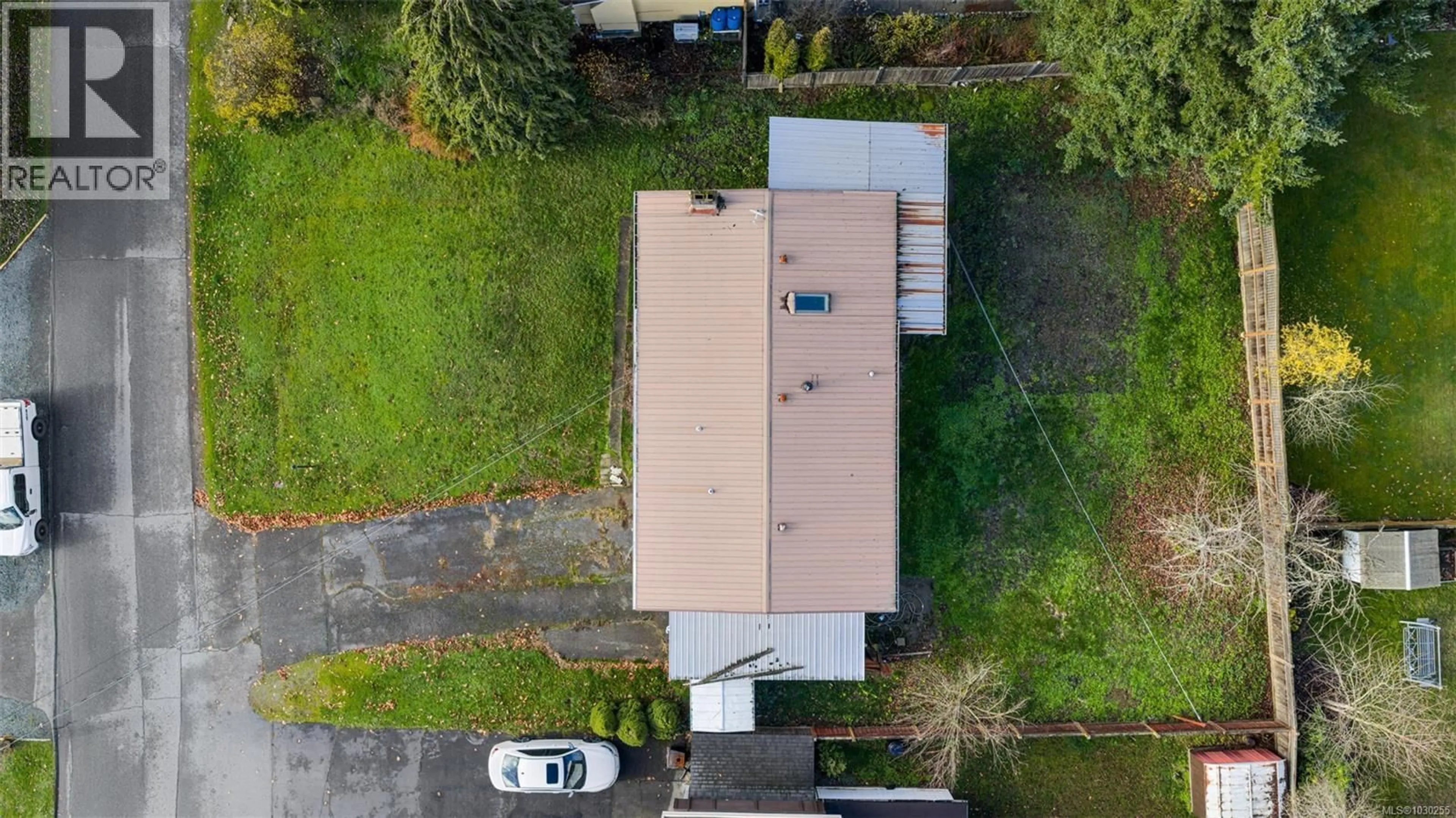 A pic from outside/outdoor area/front of a property/back of a property/a pic from drone, water/lake/river/ocean view for 5869 BRIER AVENUE, Duncan British Columbia V9L3E1