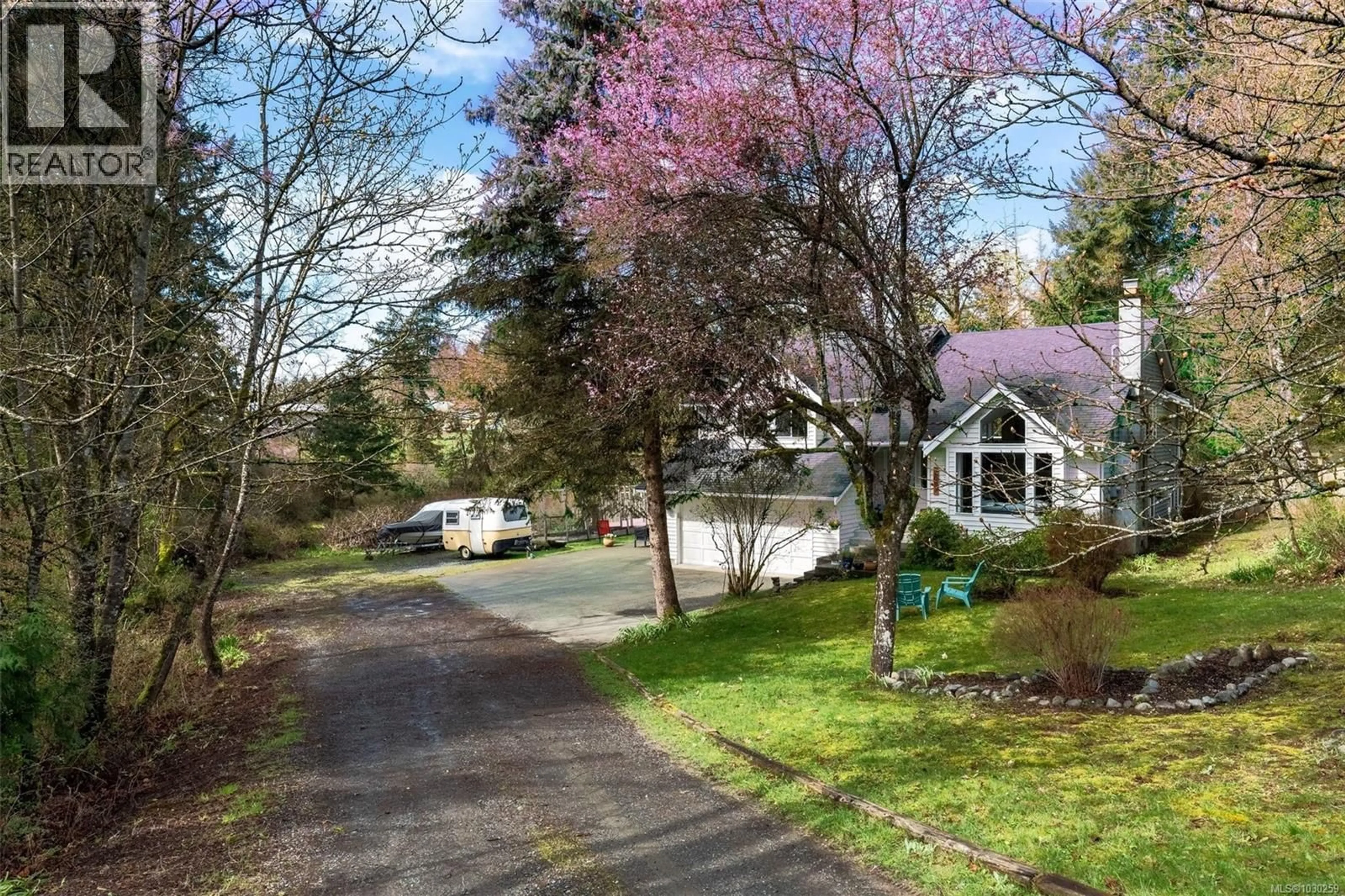 A pic from outside/outdoor area/front of a property/back of a property/a pic from drone, street for 2087 INDIAN CRESCENT, Duncan British Columbia V9L5L9