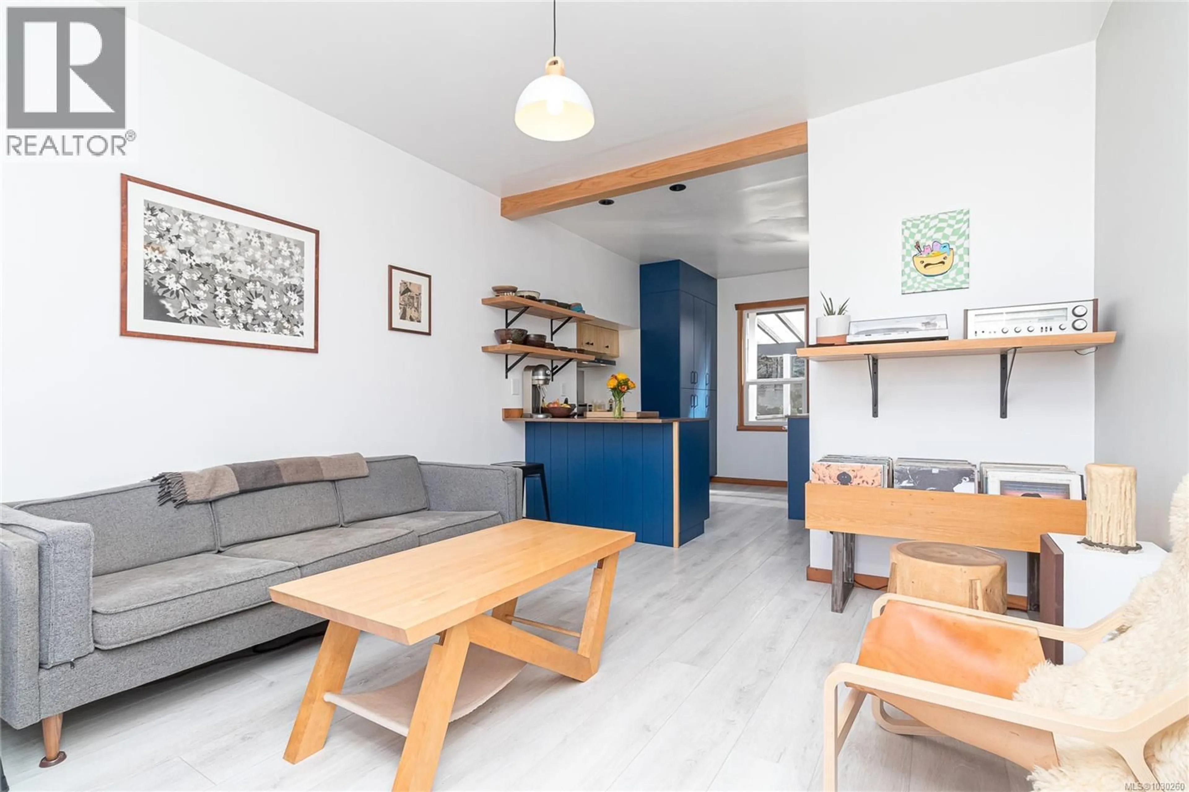 Living room with furniture, unknown for 815 OLD ESQUIMALT ROAD, Esquimalt British Columbia V8N1B5