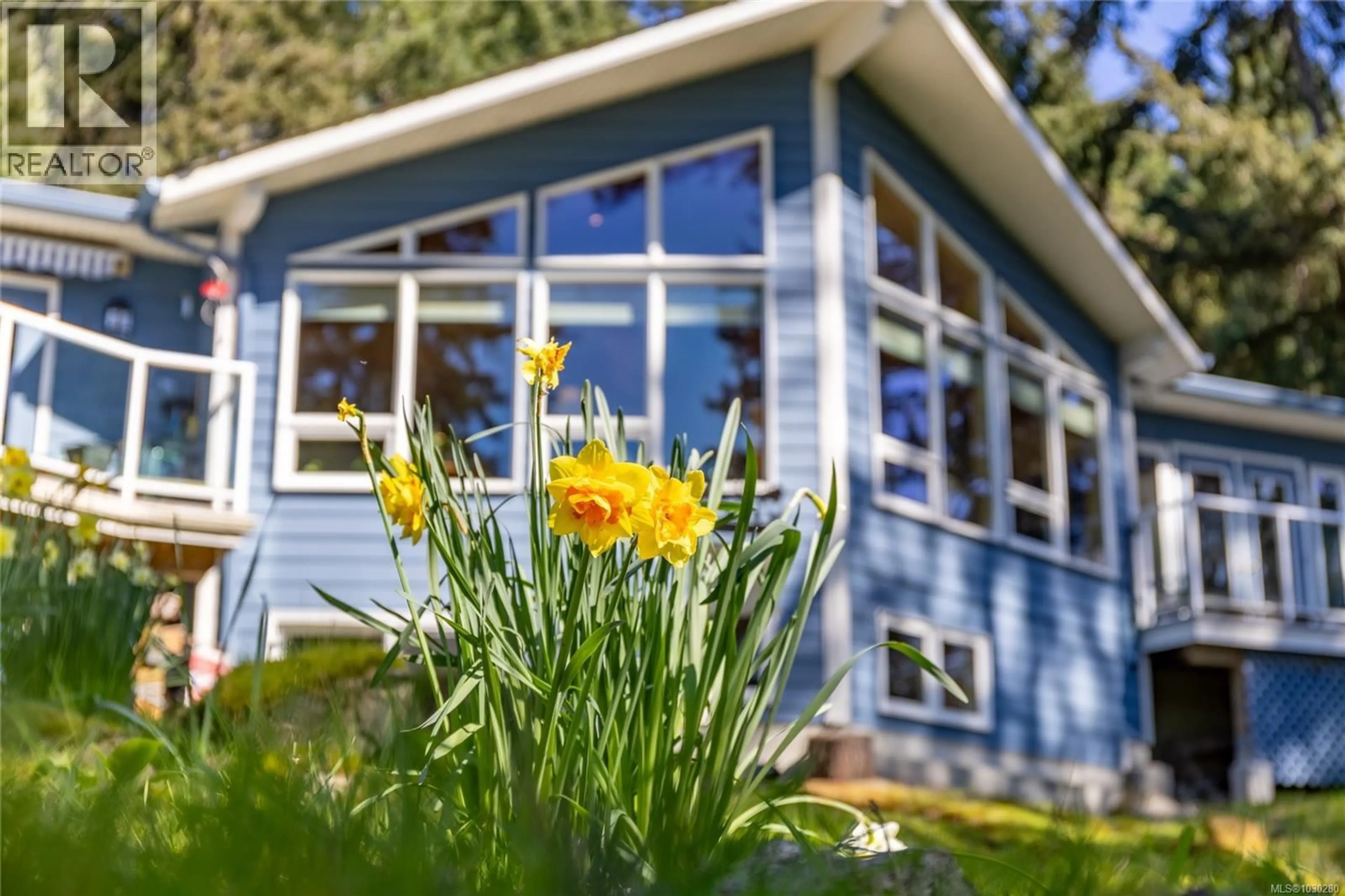 Home with vinyl exterior material, water/lake/river/ocean view for 2635 SHOAL ROAD, Pender Island British Columbia V0N2M2