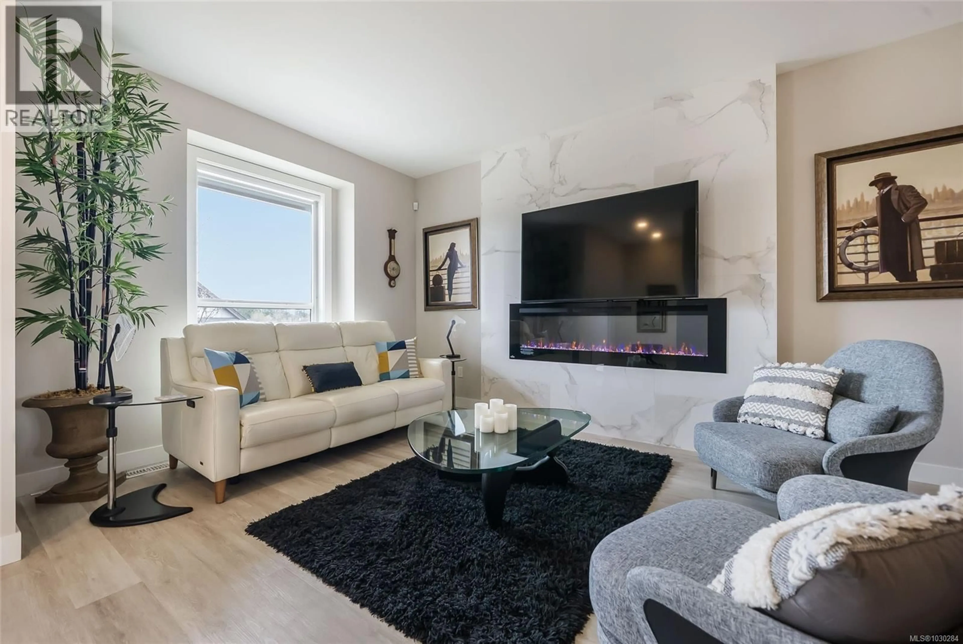 Living room with furniture, unknown for 739 BRIARWOOD DRIVE, Parksville British Columbia V9P2P9